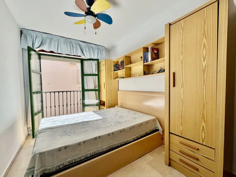 Apartment - Middle Floor Apartment в продаже в Fuengirola, Málaga. В доме 3 спален и 1 ванных комнат. Площадь дома 94 м²