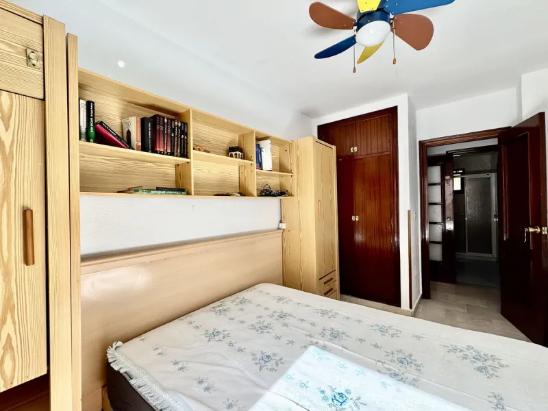Apartment - Middle Floor Apartment в продаже в Fuengirola, Málaga. В доме 3 спален и 1 ванных комнат. Площадь дома 94 м²