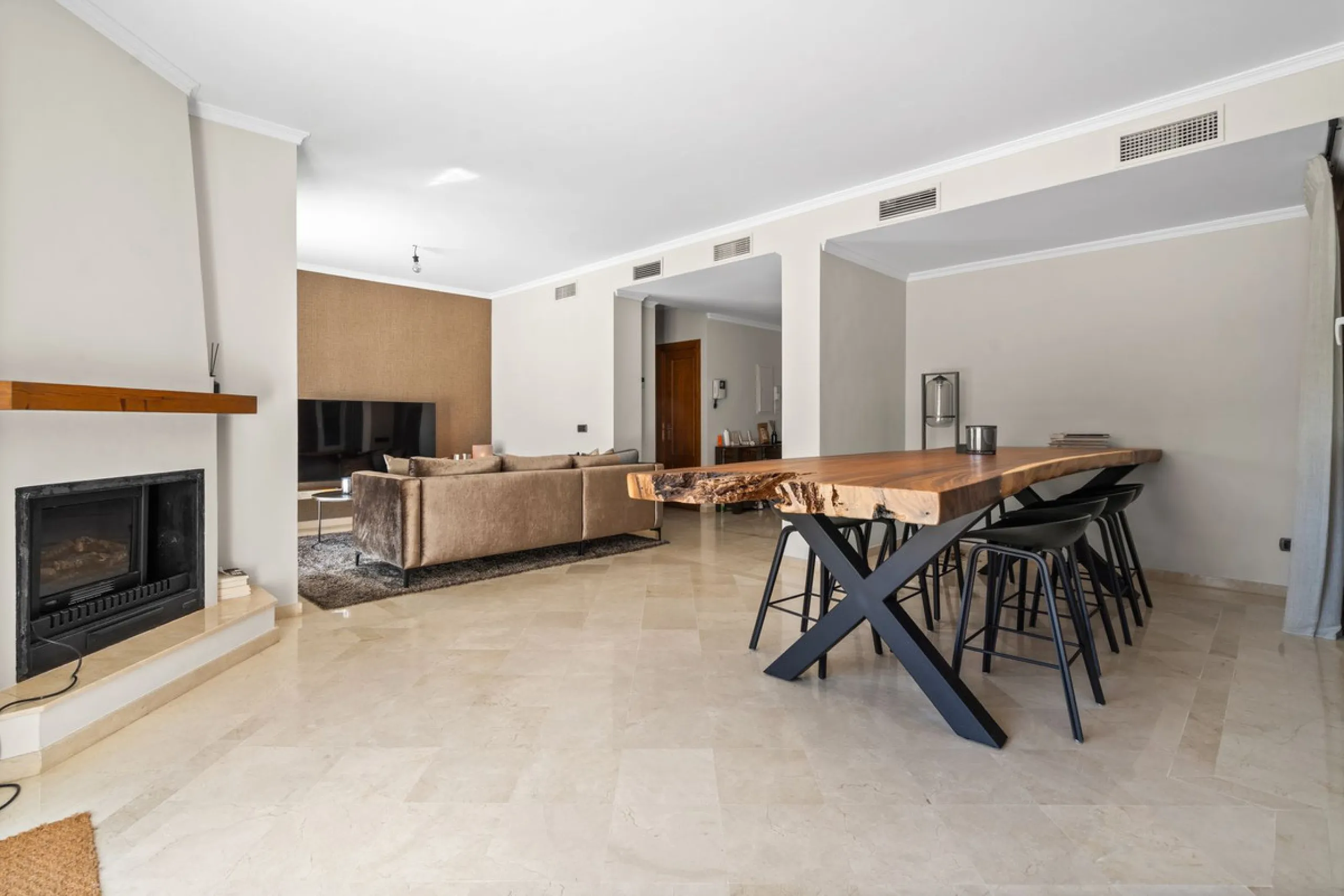 Detached Andalusian-Style Villa in Nueva Andalucía — Walk to Puerto Banús & the Beach