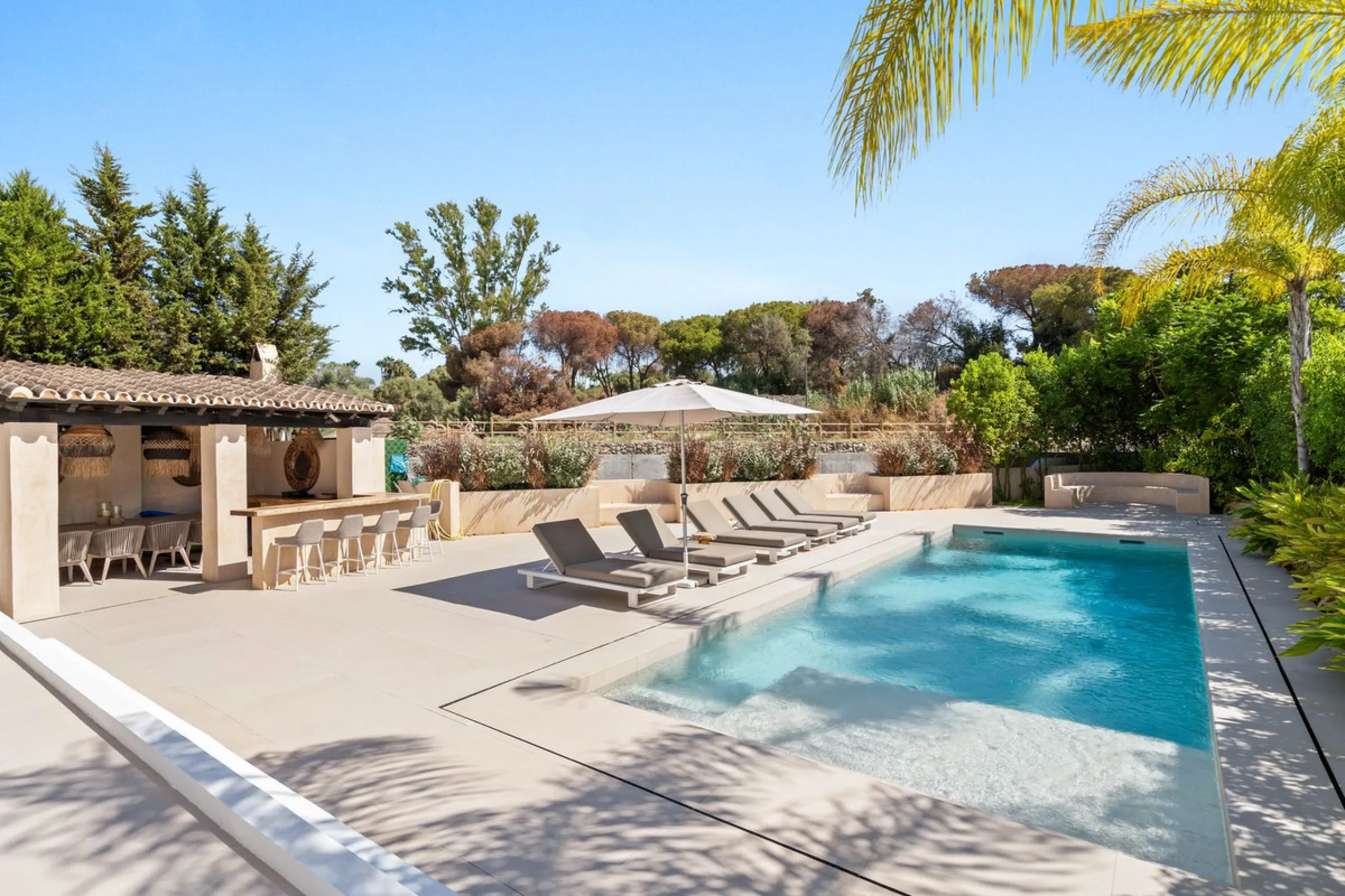 Detached Andalusian-Style Villa in Nueva Andalucía — Walk to Puerto Banús & the Beach