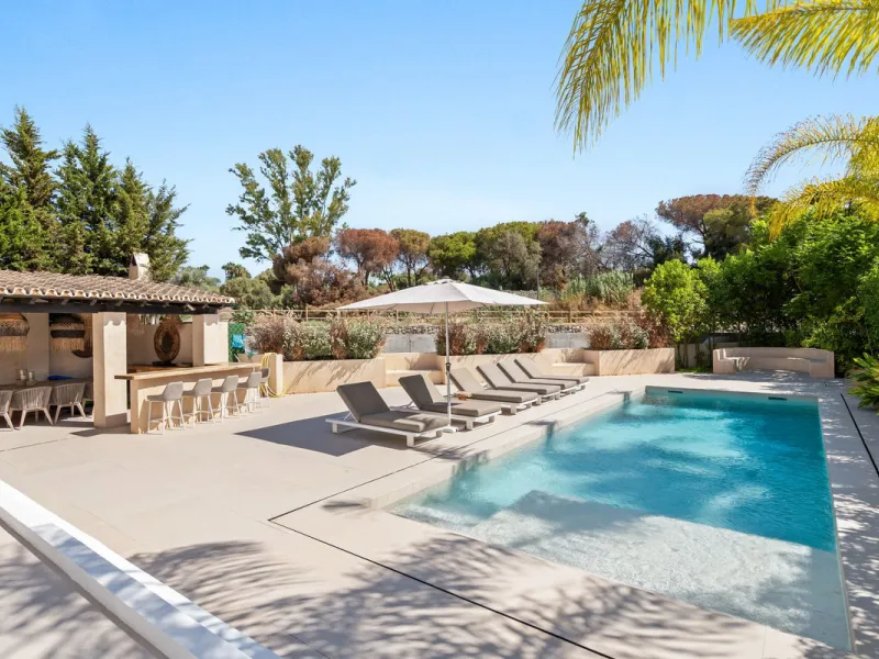 Detached Andalusian-Style Villa in Nueva Andalucía — Walk to Puerto Banús & the Beach