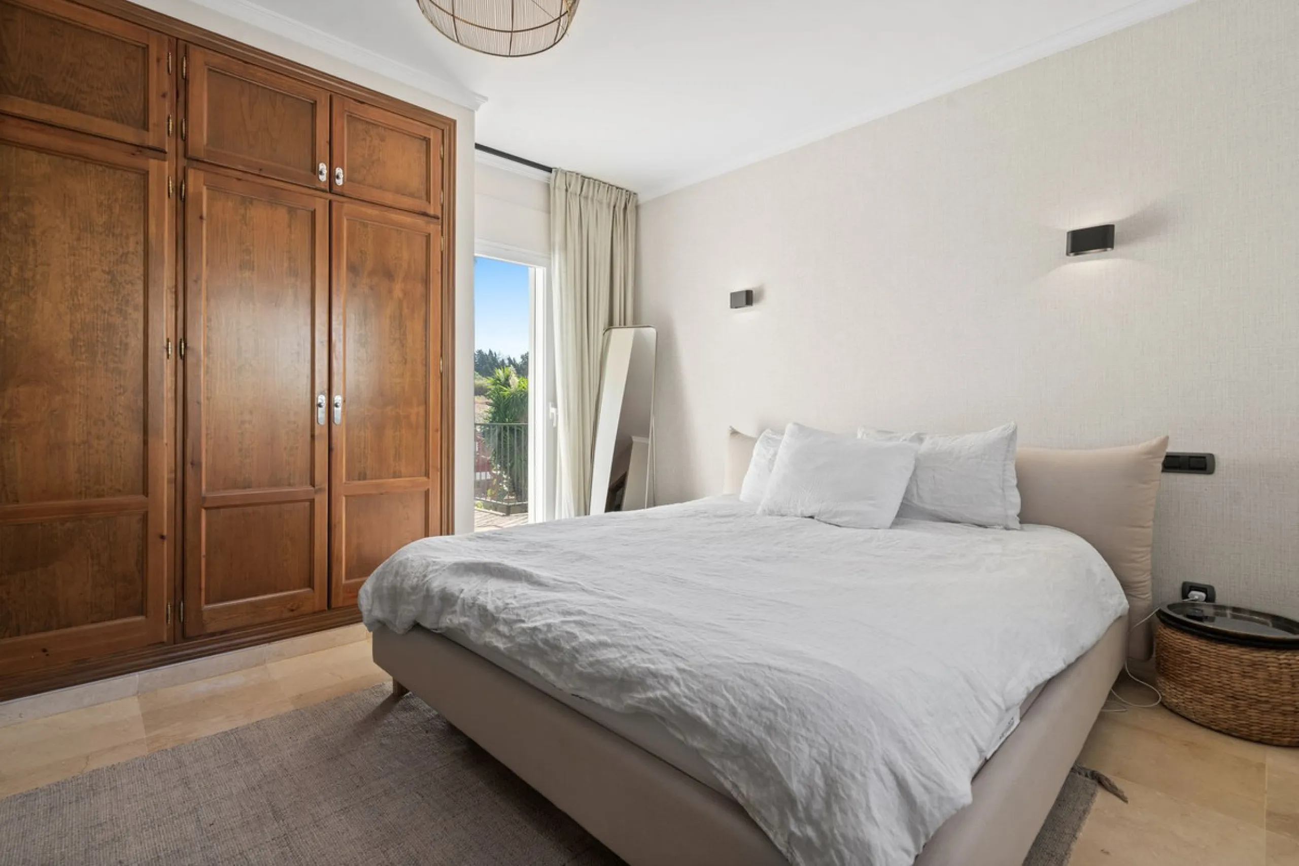 Detached Andalusian-Style Villa in Nueva Andalucía — Walk to Puerto Banús & the Beach