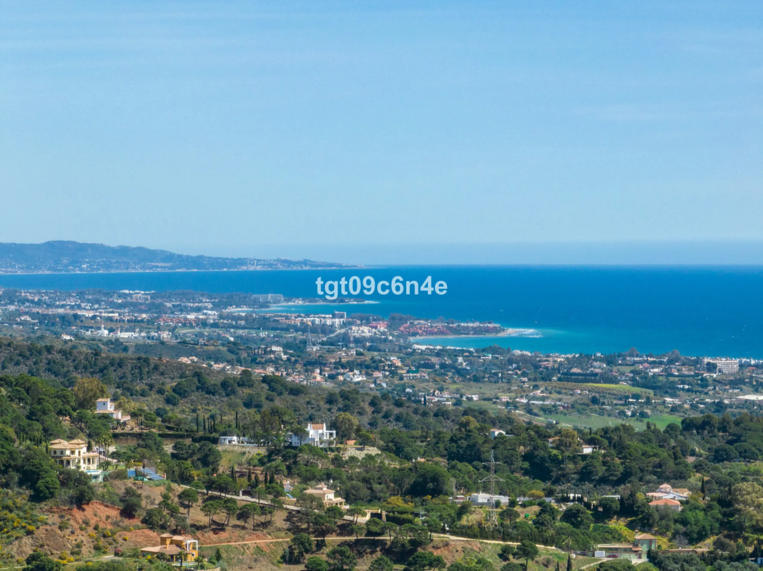 Rustic buildable plot of land for sale very close to Estepona city. Possibility of building a house of up to 500 m2: 250 m2 below ground level (basement floor); ground floor of 125 m2 and upper floor of 125 m2.