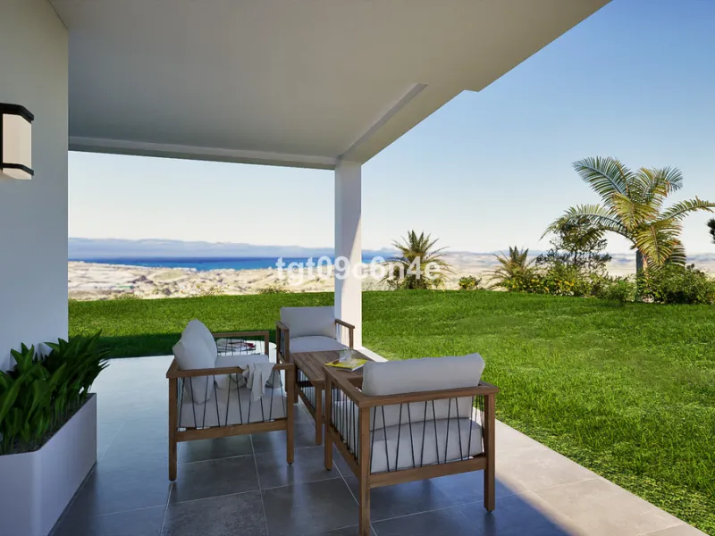 Rustic buildable plot of land for sale very close to Estepona city. Possibility of building a house of up to 500 m2: 250 m2 below ground level (basement floor); ground floor of 125 m2 and upper floor of 125 m2.