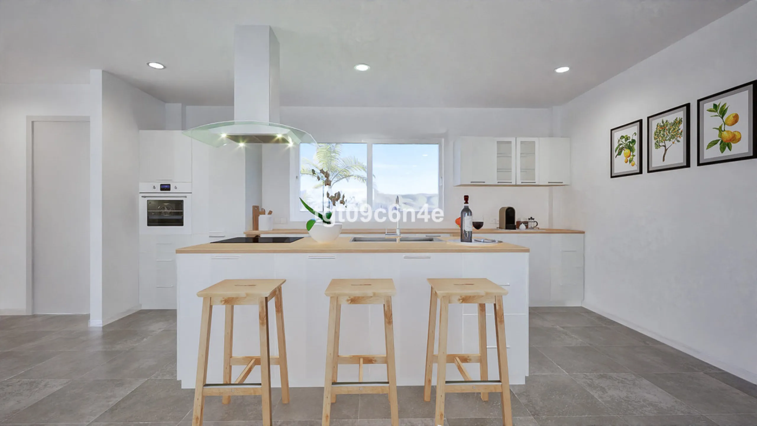 Rustic buildable plot of land for sale very close to Estepona city. Possibility of building a house of up to 500 m2: 250 m2 below ground level (basement floor); ground floor of 125 m2 and upper floor of 125 m2.
