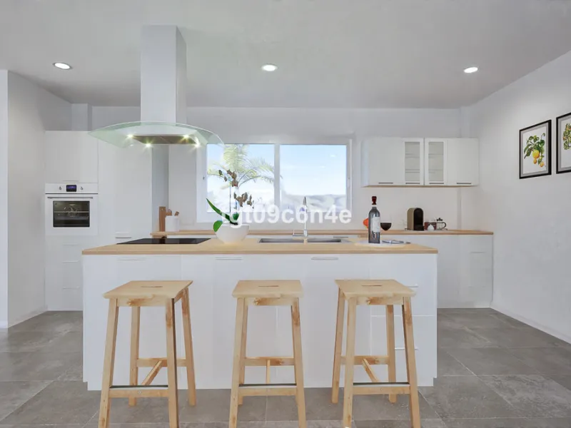 Rustic buildable plot of land for sale very close to Estepona city. Possibility of building a house of up to 500 m2: 250 m2 below ground level (basement floor); ground floor of 125 m2 and upper floor of 125 m2.