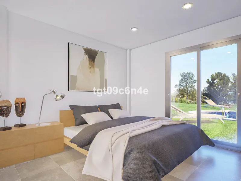 Rustic buildable plot of land for sale very close to Estepona city. Possibility of building a house of up to 500 m2: 250 m2 below ground level (basement floor); ground floor of 125 m2 and upper floor of 125 m2.