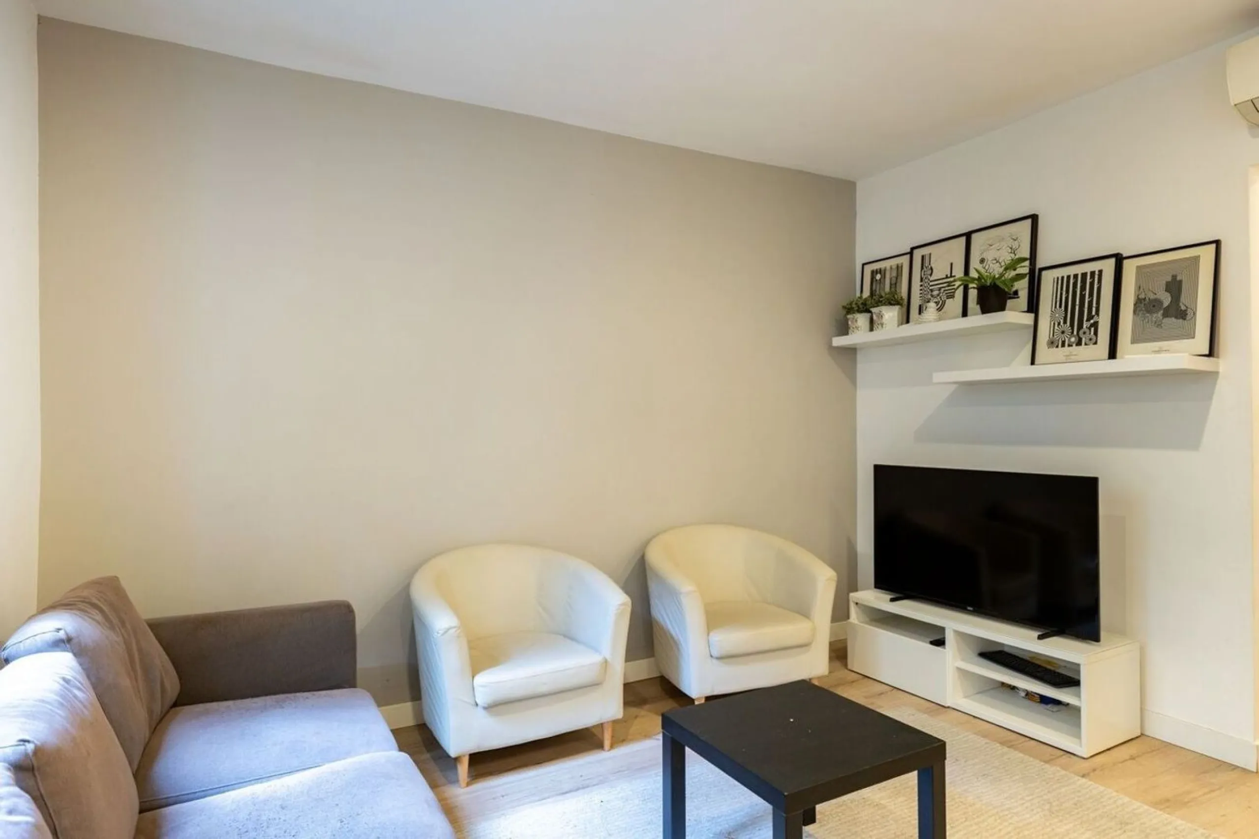 Renovated Apartment Near the Sagrada Família in Barcelona