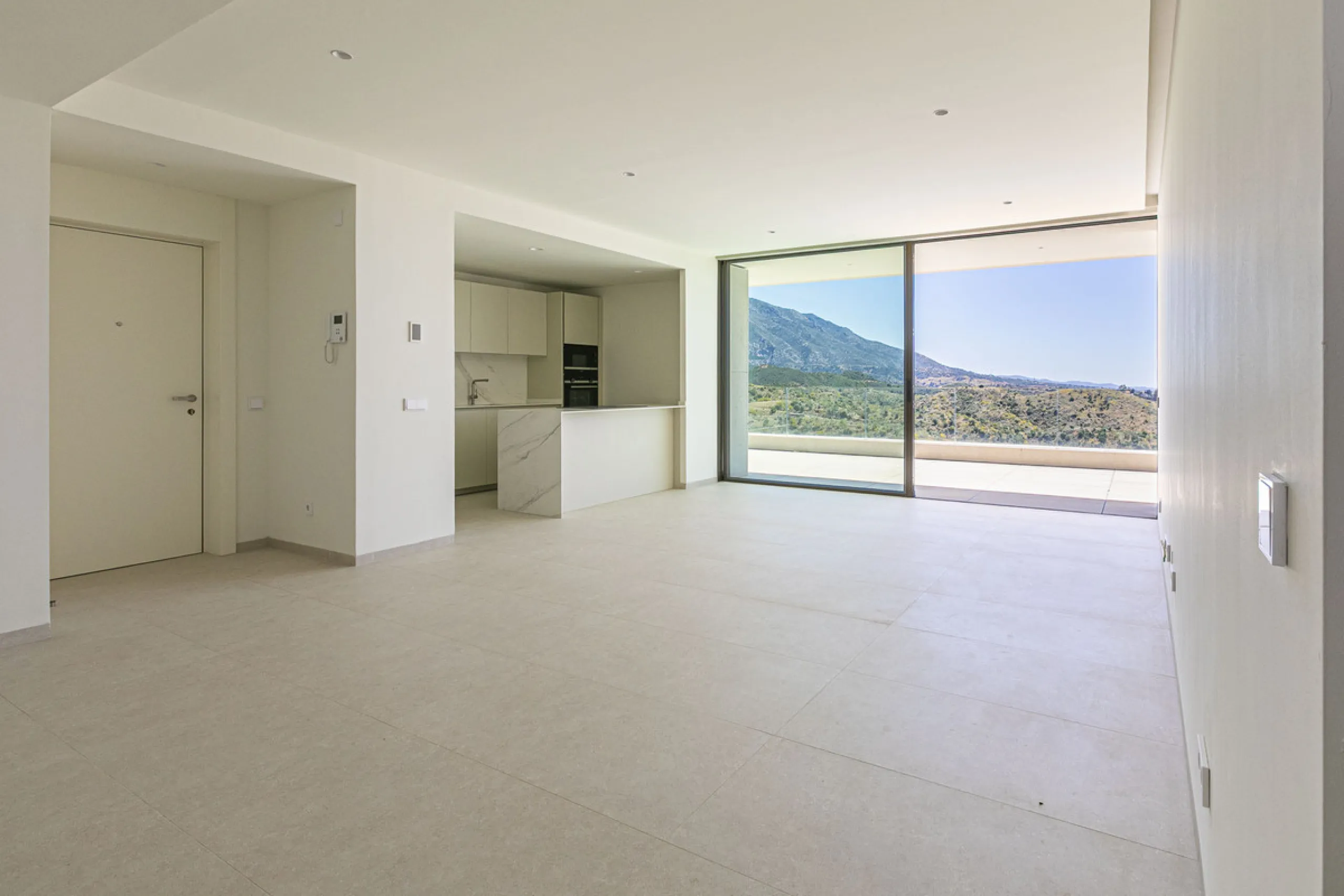 Apartment - Middle Floor Apartment в продаже в Benahavís, Málaga. В доме 3 спален и 3 ванных комнат. Площадь дома 278 м²