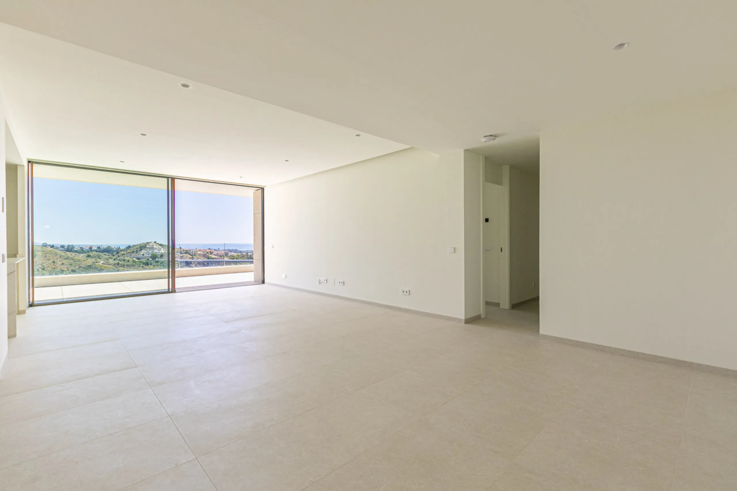 Apartment - Middle Floor Apartment в продаже в Benahavís, Málaga. В доме 3 спален и 3 ванных комнат. Площадь дома 278 м²