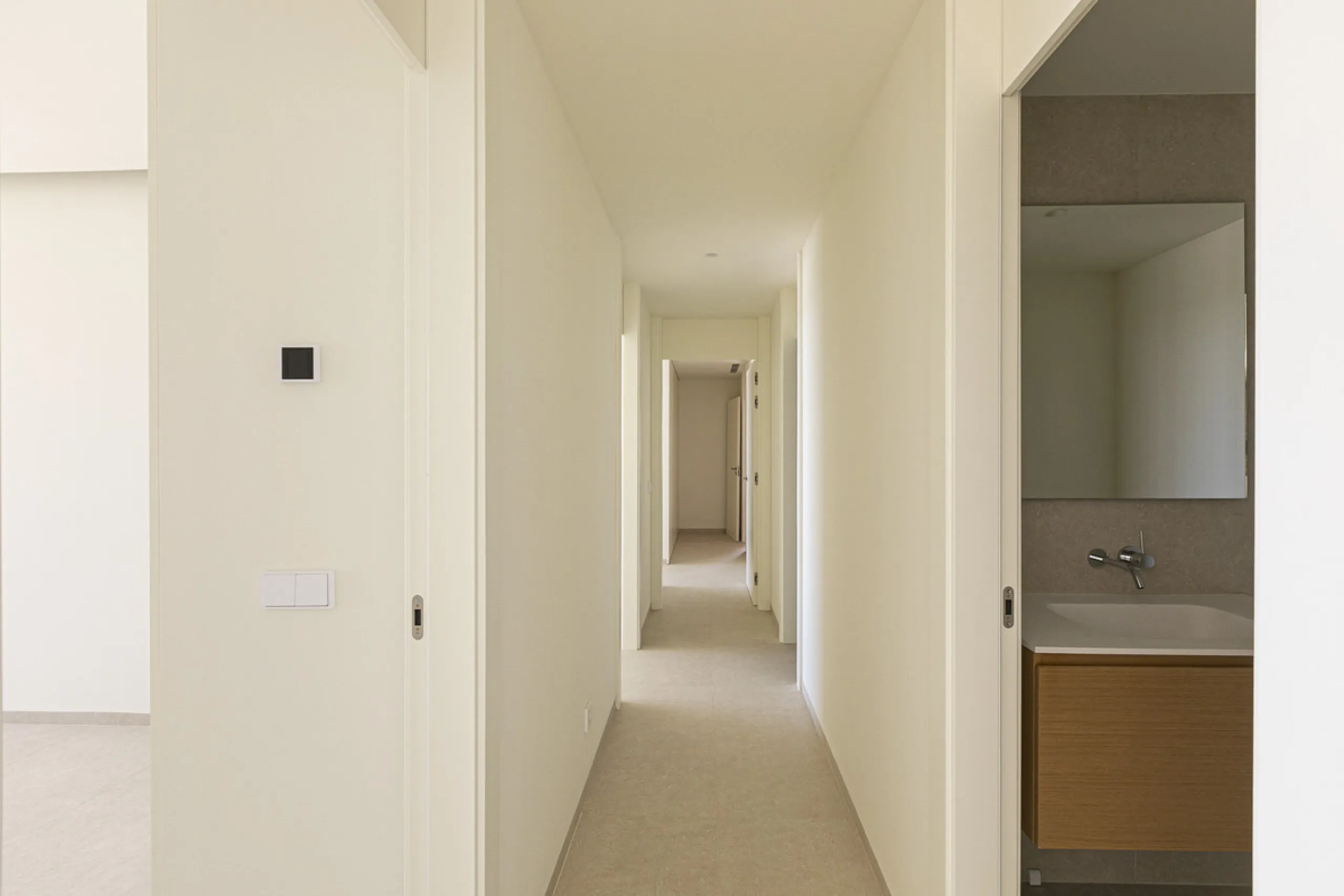 Apartment - Middle Floor Apartment в продаже в Benahavís, Málaga. В доме 3 спален и 3 ванных комнат. Площадь дома 278 м²