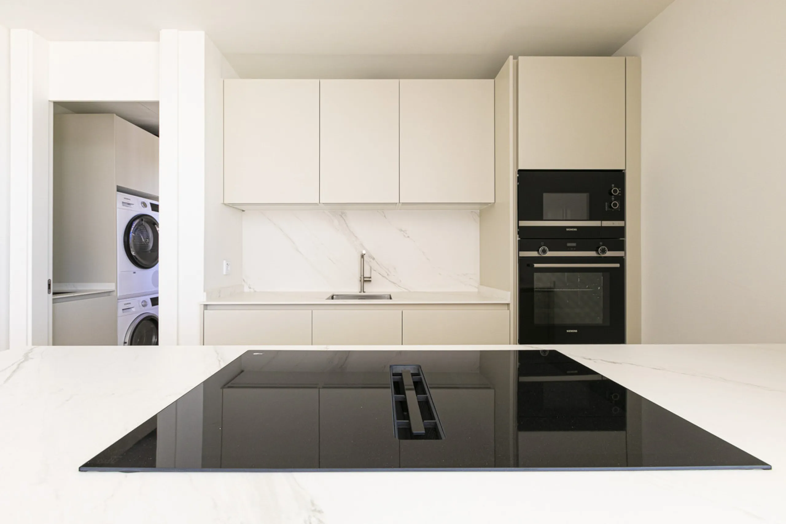 Apartment - Middle Floor Apartment в продаже в Benahavís, Málaga. В доме 3 спален и 3 ванных комнат. Площадь дома 278 м²
