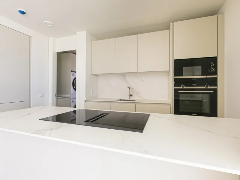 Apartment - Middle Floor Apartment в продаже в Benahavís, Málaga. В доме 3 спален и 3 ванных комнат. Площадь дома 278 м²