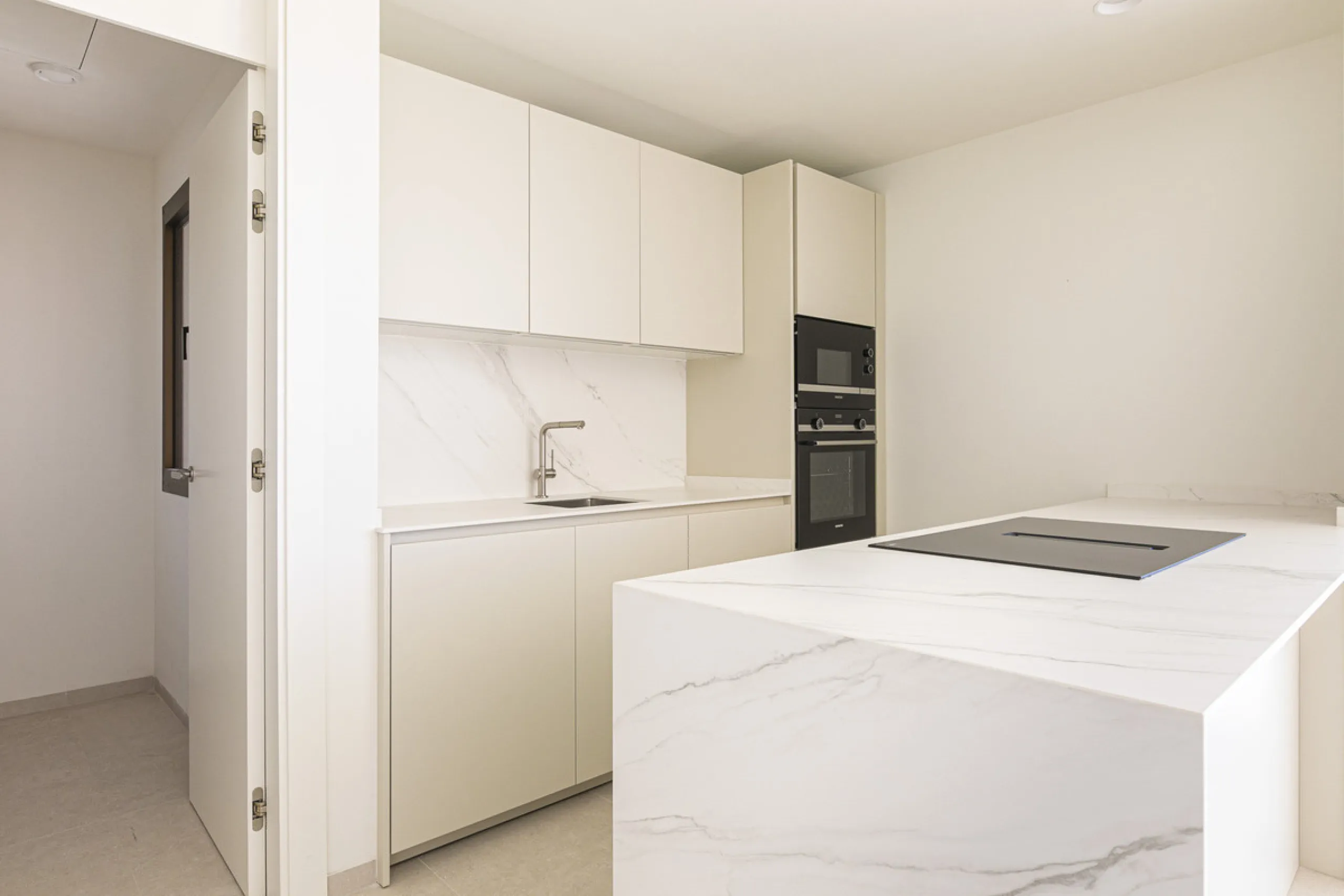Apartment - Middle Floor Apartment в продаже в Benahavís, Málaga. В доме 3 спален и 3 ванных комнат. Площадь дома 278 м²