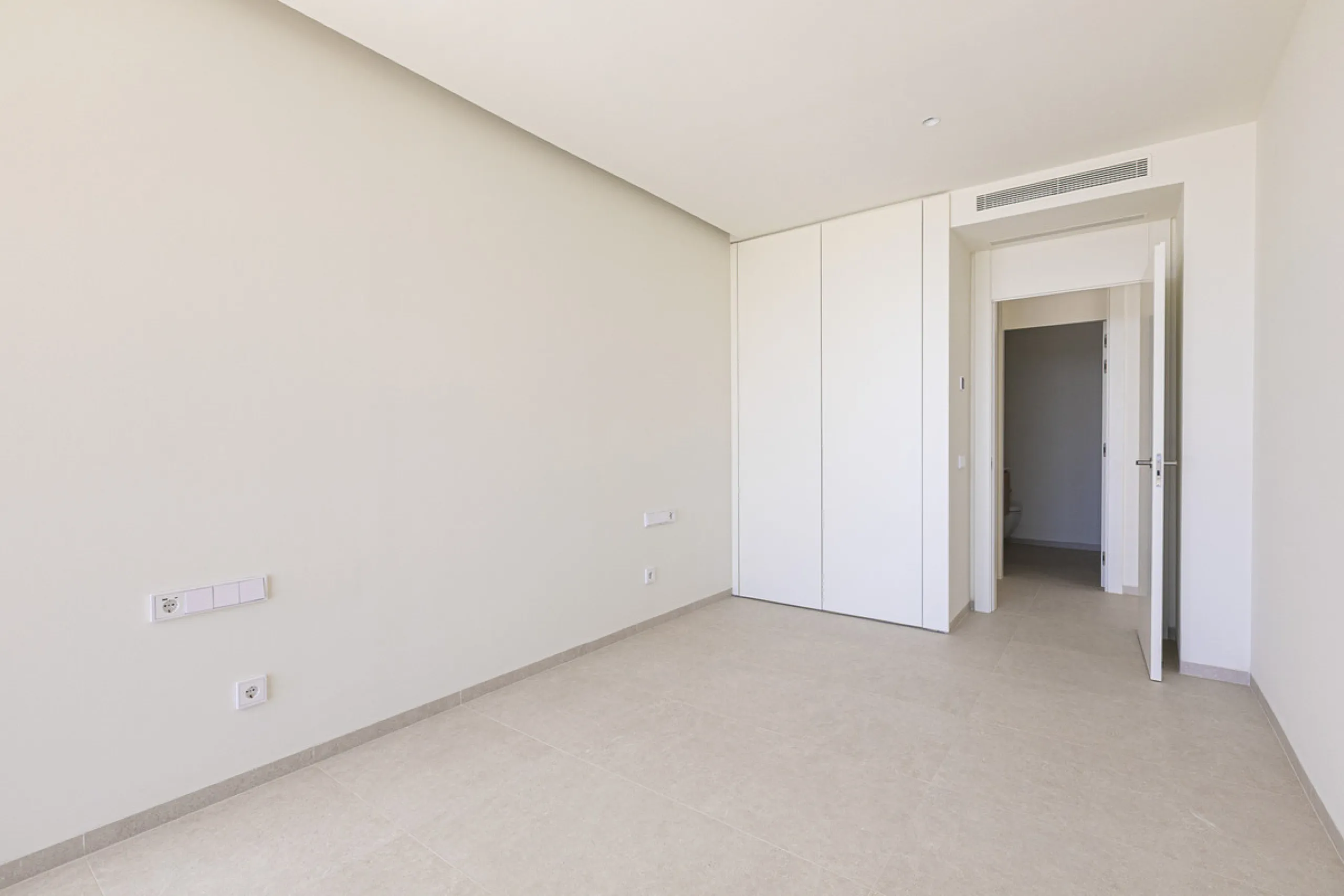 Apartment - Middle Floor Apartment в продаже в Benahavís, Málaga. В доме 3 спален и 3 ванных комнат. Площадь дома 278 м²