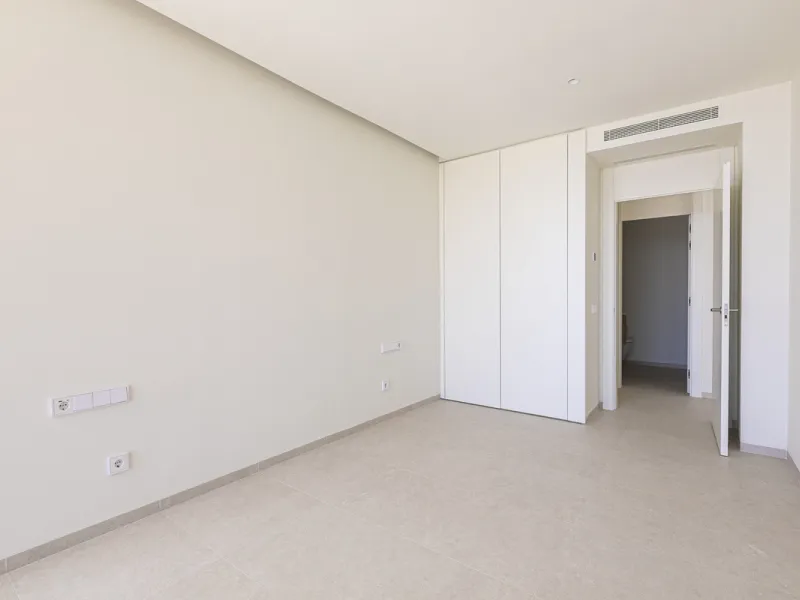 Apartment - Middle Floor Apartment в продаже в Benahavís, Málaga. В доме 3 спален и 3 ванных комнат. Площадь дома 278 м²