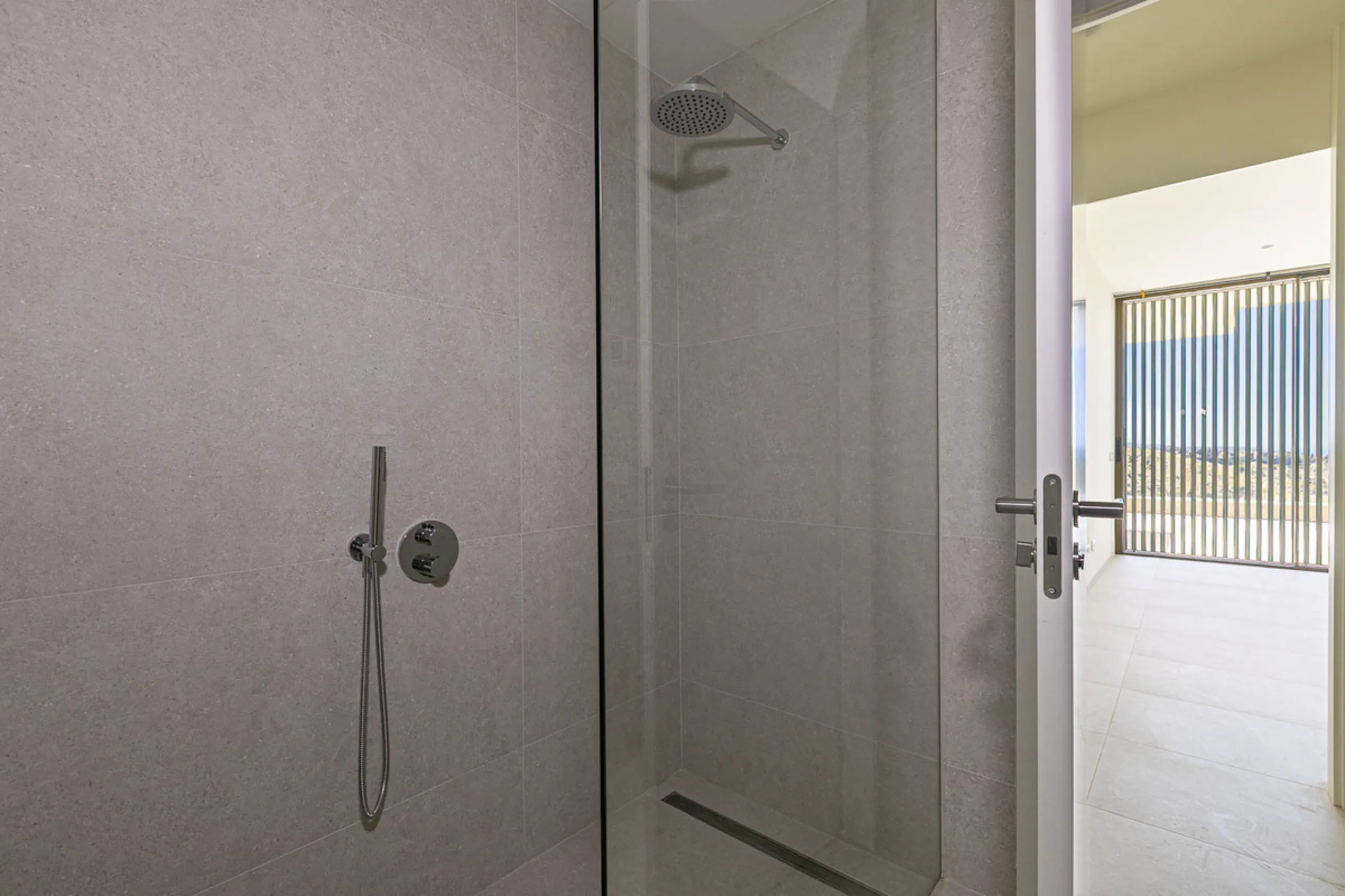 Apartment - Middle Floor Apartment в продаже в Benahavís, Málaga. В доме 3 спален и 3 ванных комнат. Площадь дома 278 м²