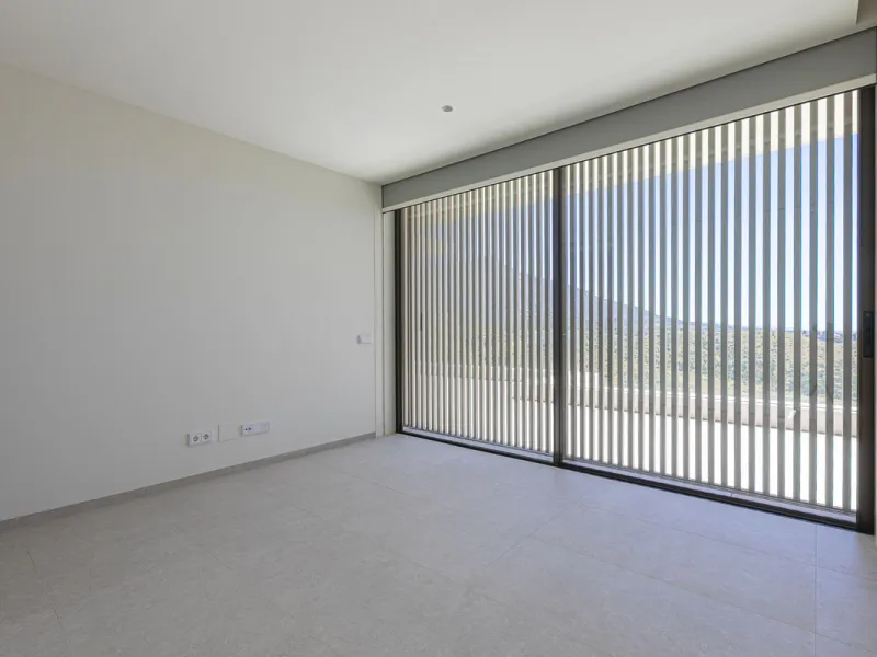 Apartment - Middle Floor Apartment в продаже в Benahavís, Málaga. В доме 3 спален и 3 ванных комнат. Площадь дома 278 м²