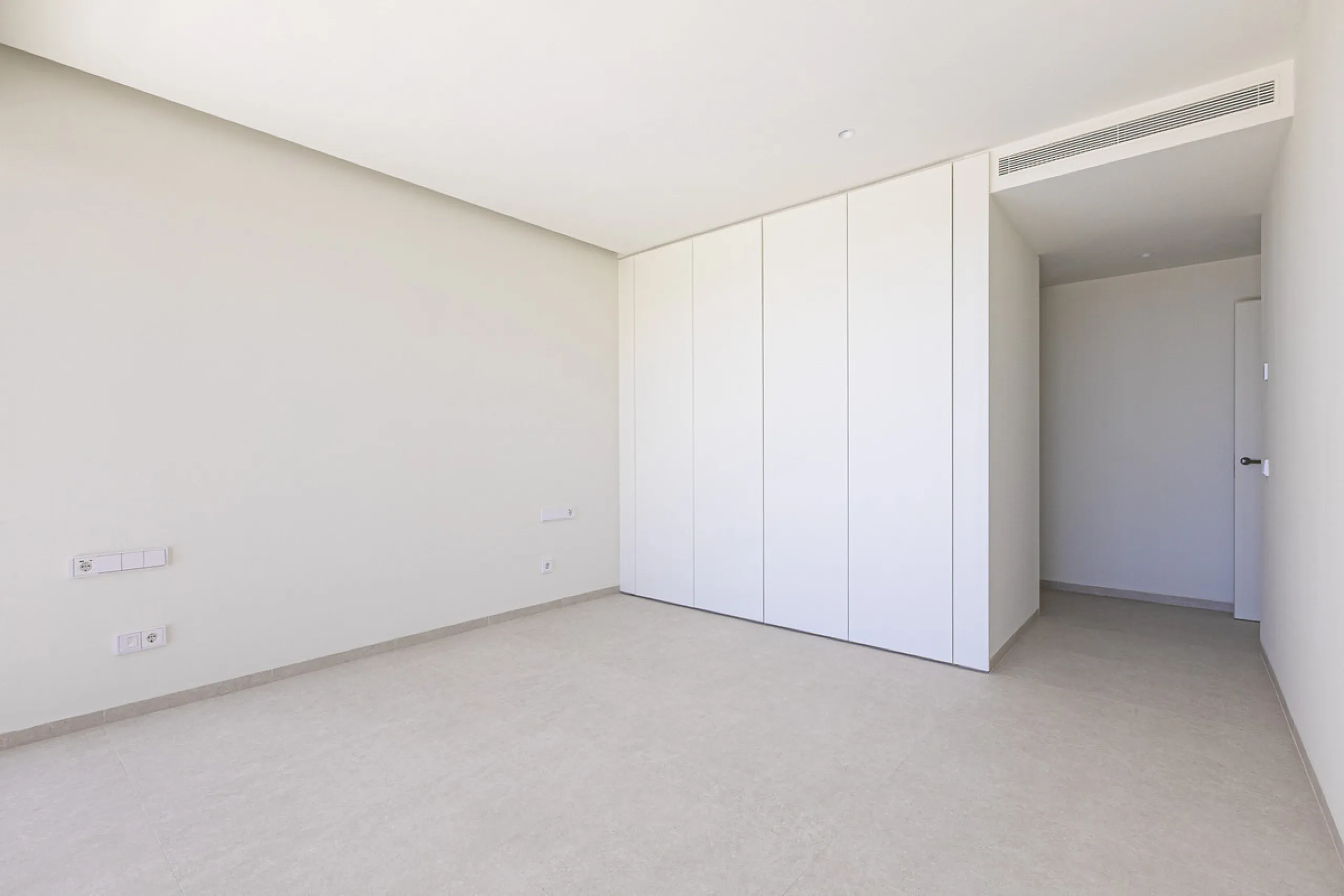 Apartment - Middle Floor Apartment в продаже в Benahavís, Málaga. В доме 3 спален и 3 ванных комнат. Площадь дома 278 м²