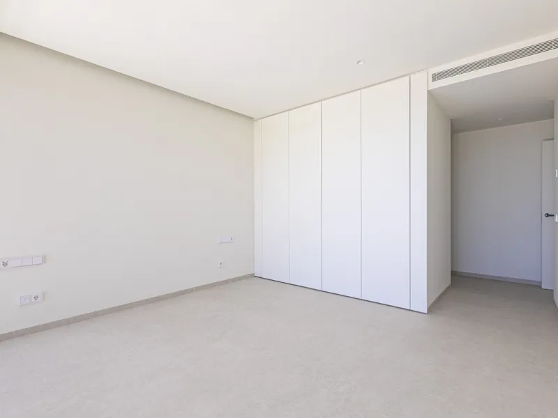 Apartment - Middle Floor Apartment в продаже в Benahavís, Málaga. В доме 3 спален и 3 ванных комнат. Площадь дома 278 м²
