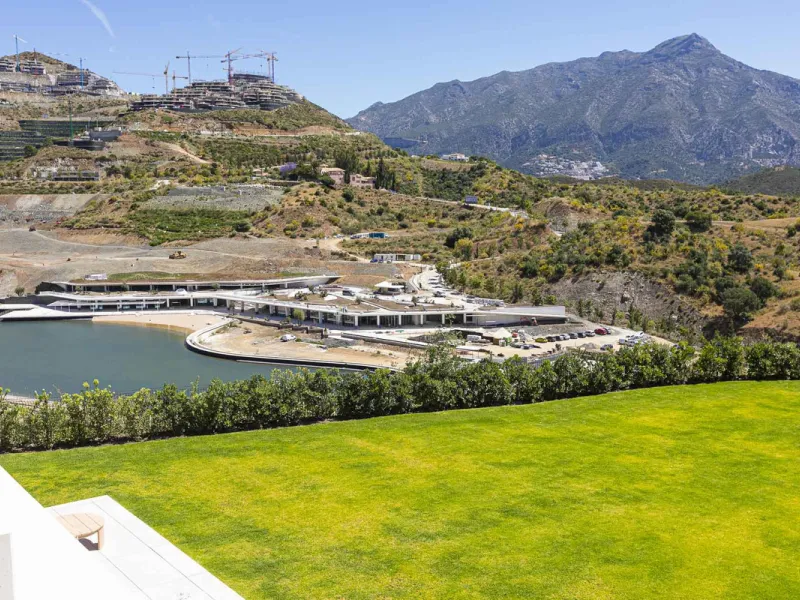 Apartment - Middle Floor Apartment в продаже в Benahavís, Málaga. В доме 3 спален и 3 ванных комнат. Площадь дома 278 м²