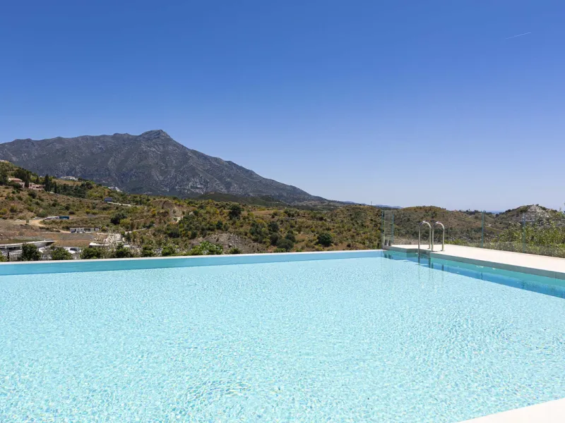 Apartment - Middle Floor Apartment в продаже в Benahavís, Málaga. В доме 3 спален и 3 ванных комнат. Площадь дома 278 м²