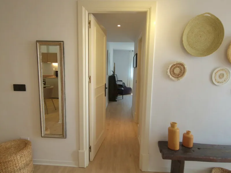 Discover this recently renovated apartment in one of Marbella's most desirable neighborhoods, just steps from Centro Plaza and only minutes from the glamour of Puerto Banús.