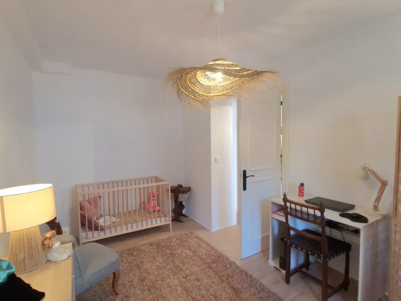 Discover this recently renovated apartment in one of Marbella's most desirable neighborhoods, just steps from Centro Plaza and only minutes from the glamour of Puerto Banús.