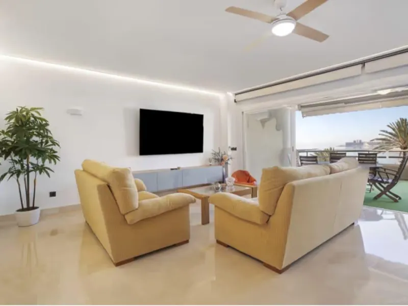 Apartment - Penthouse в продаже в Benalmadena, Málaga. В доме 3 спален и 3 ванных комнат. Площадь дома 202 м²