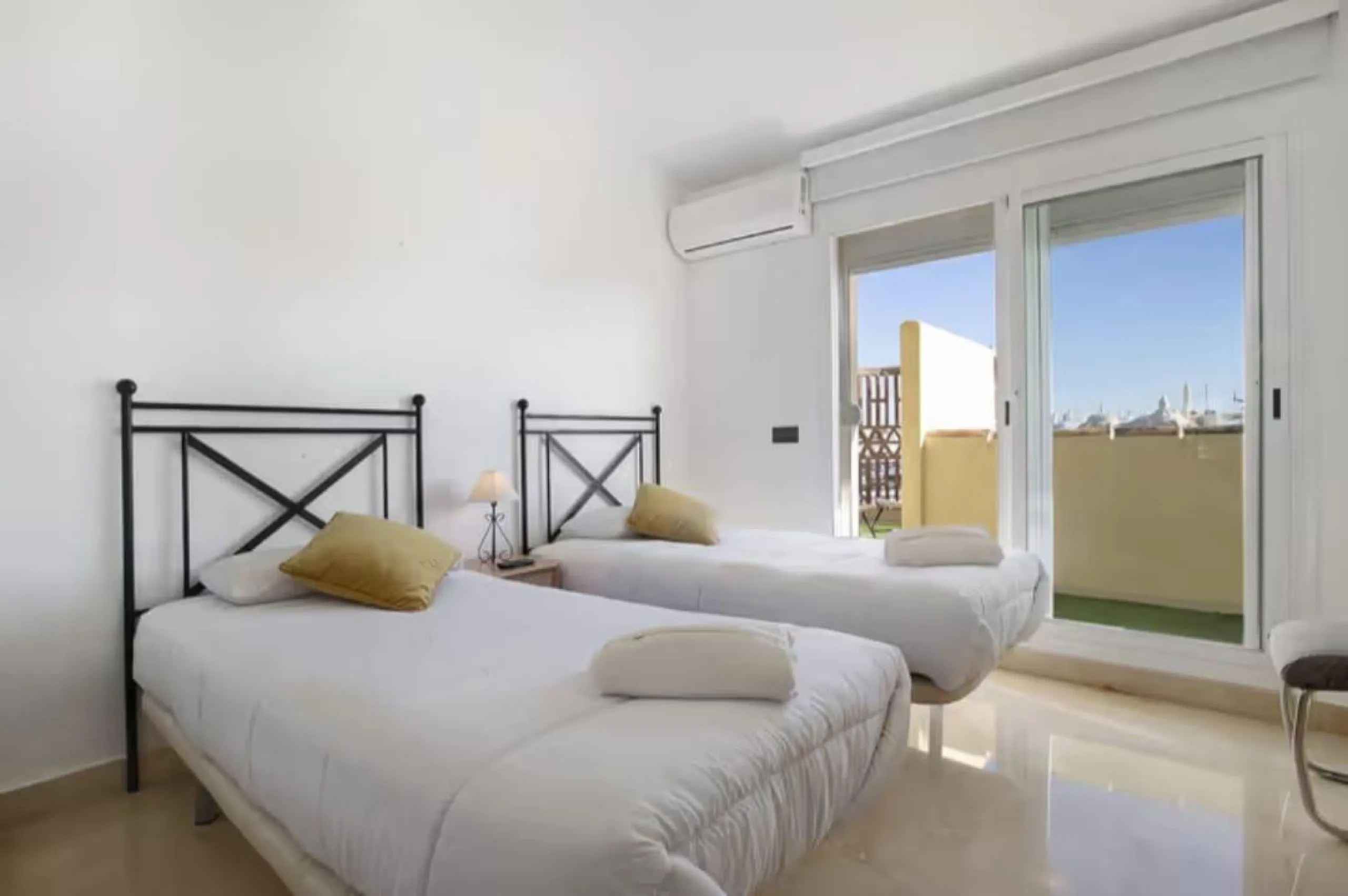 Apartment - Penthouse в продаже в Benalmadena, Málaga. В доме 3 спален и 3 ванных комнат. Площадь дома 202 м²