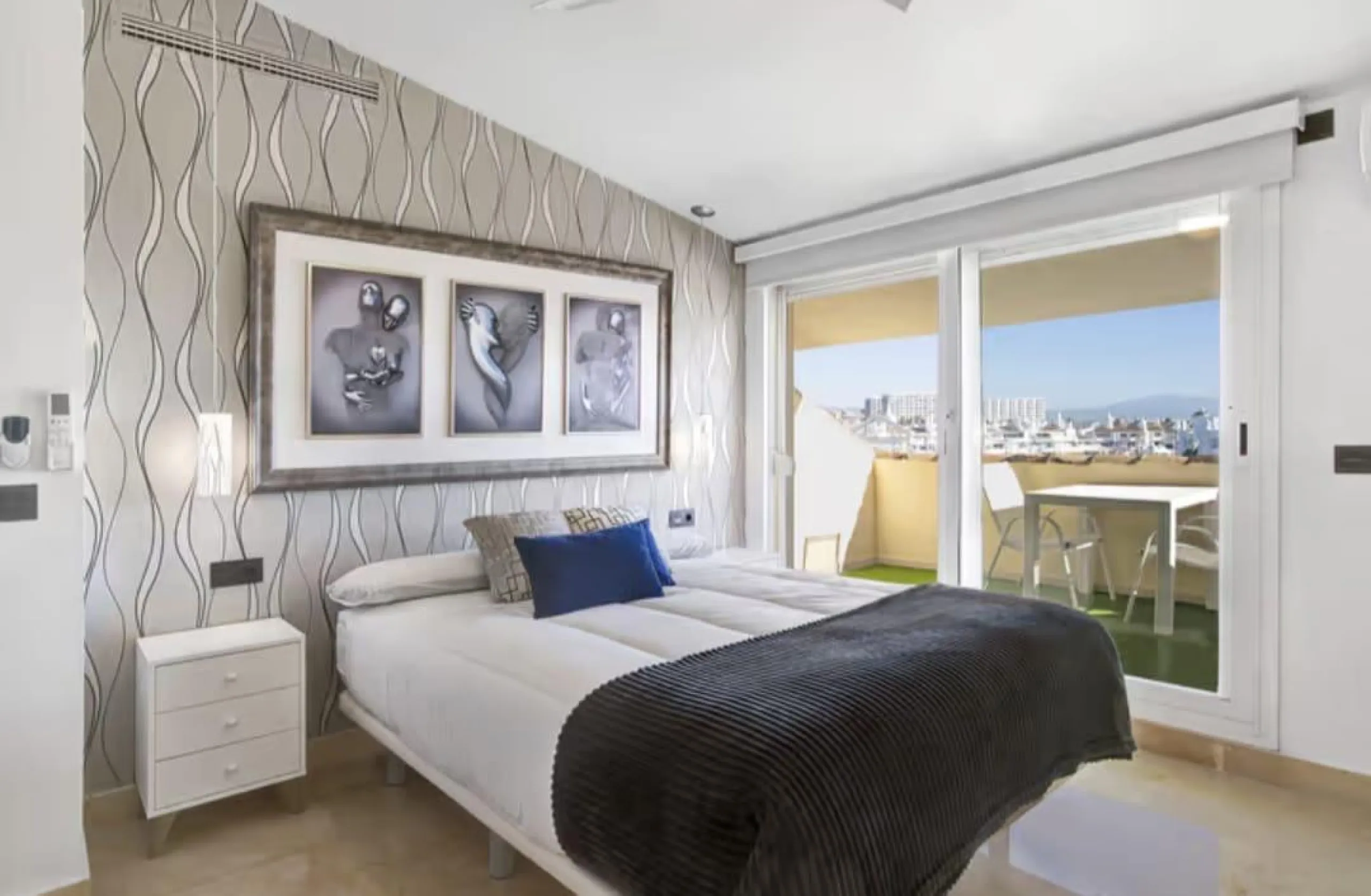 Apartment - Penthouse в продаже в Benalmadena, Málaga. В доме 3 спален и 3 ванных комнат. Площадь дома 202 м²