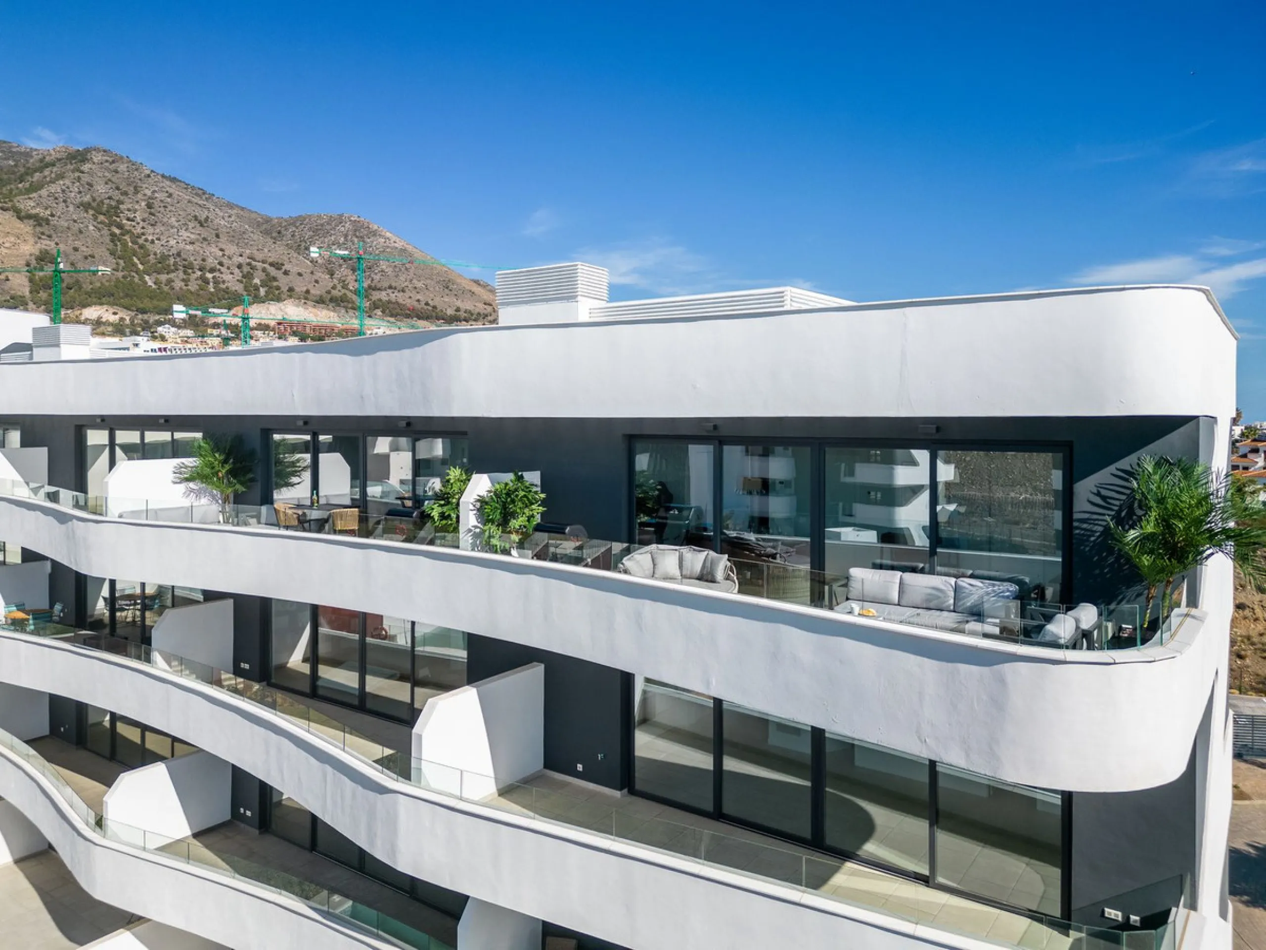 ¡RARE OPORTUNITY! Stunning Top-Floor Twin Apartments in Higuerón West.
