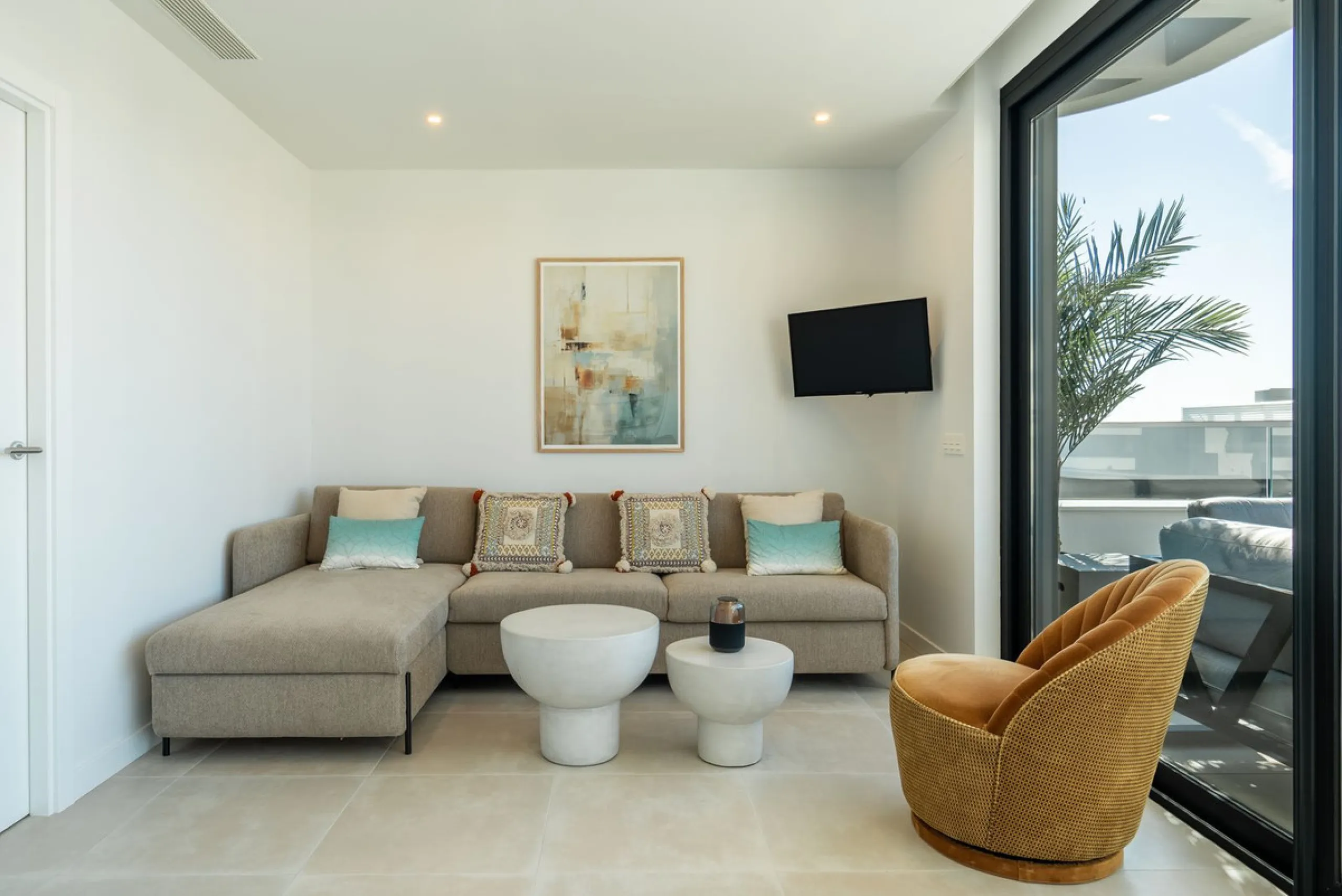 ¡RARE OPORTUNITY! Stunning Top-Floor Twin Apartments in Higuerón West.