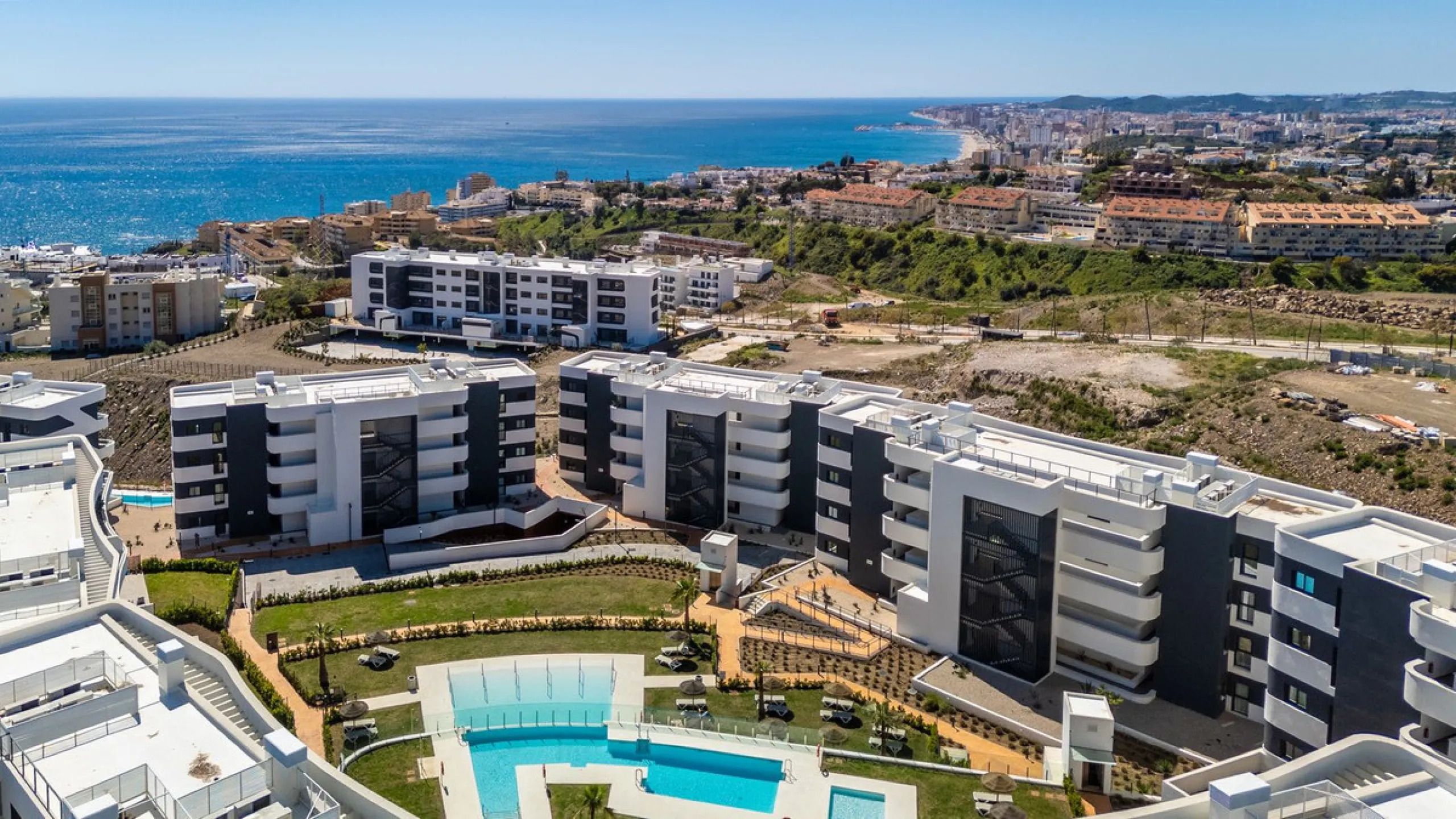 ¡RARE OPORTUNITY! Stunning Top-Floor Twin Apartments in Higuerón West.