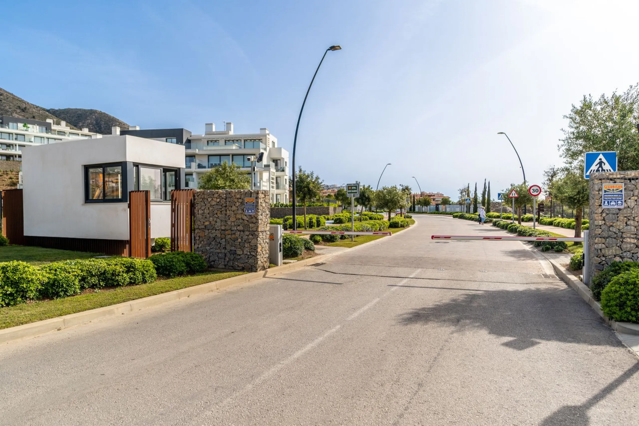 ¡RARE OPORTUNITY! Stunning Top-Floor Twin Apartments in Higuerón West.