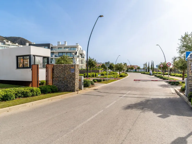¡RARE OPORTUNITY! Stunning Top-Floor Twin Apartments in Higuerón West.