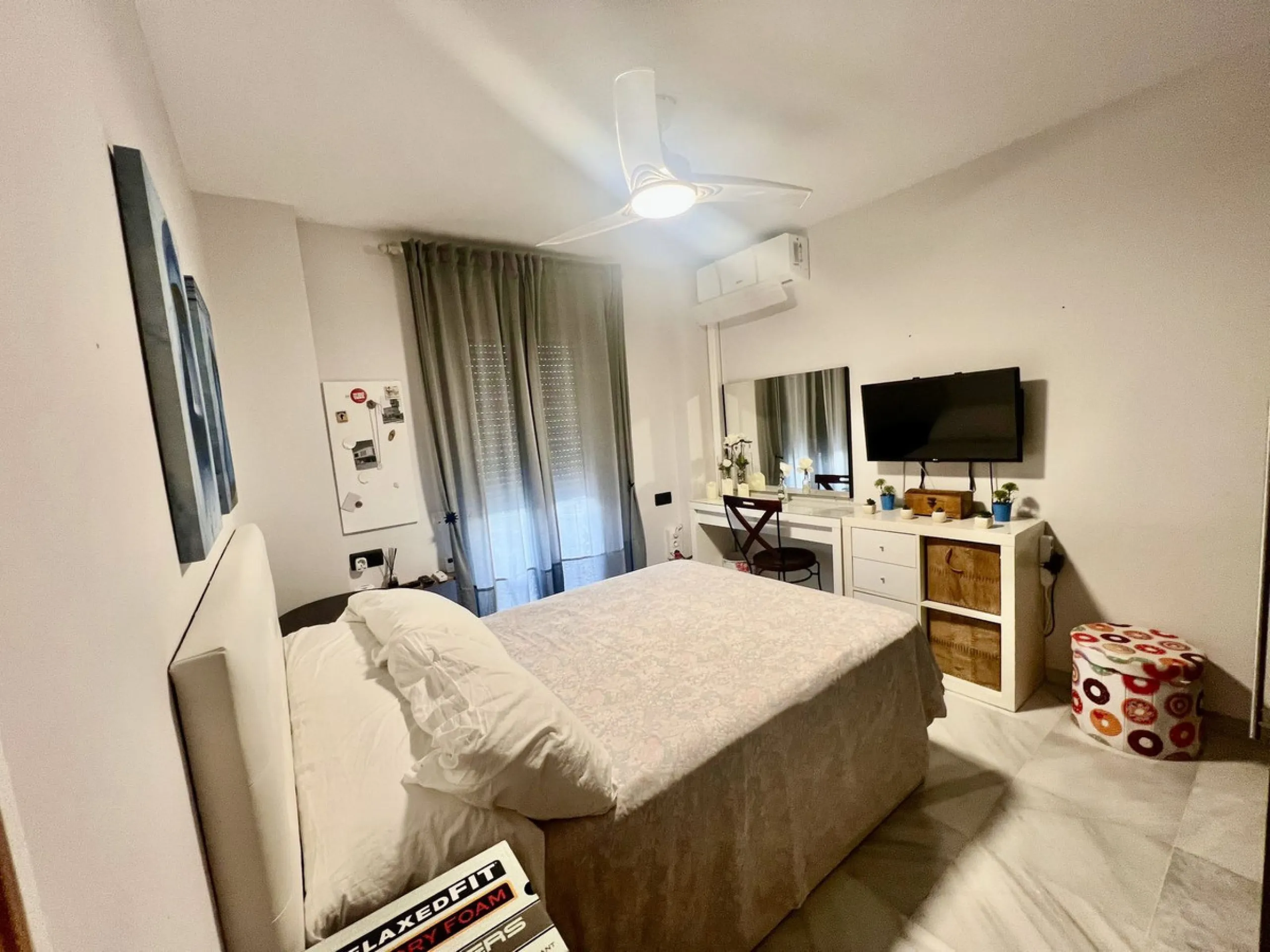 Apartment - Middle Floor Apartment в продаже в Estepona, Málaga. В доме 3 спален и 2 ванных комнат. Площадь дома 98 м²