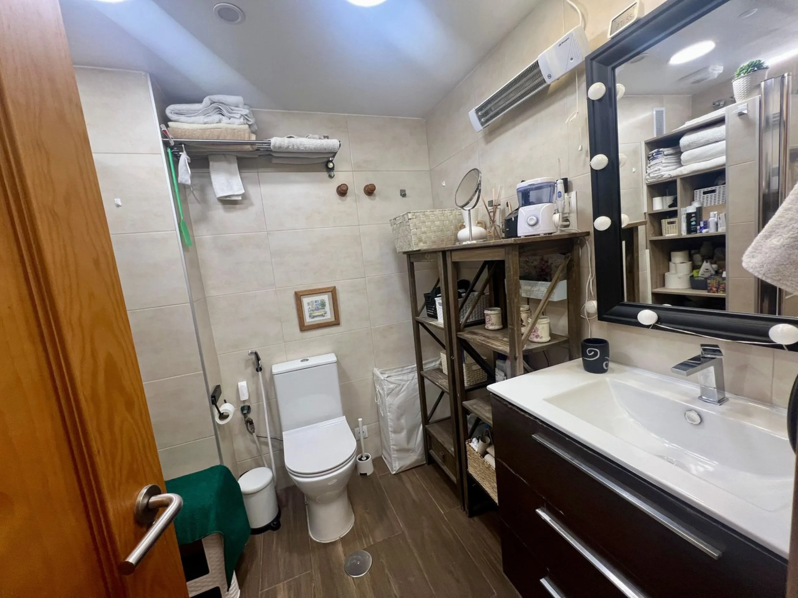 Apartment - Middle Floor Apartment в продаже в Estepona, Málaga. В доме 3 спален и 2 ванных комнат. Площадь дома 98 м²