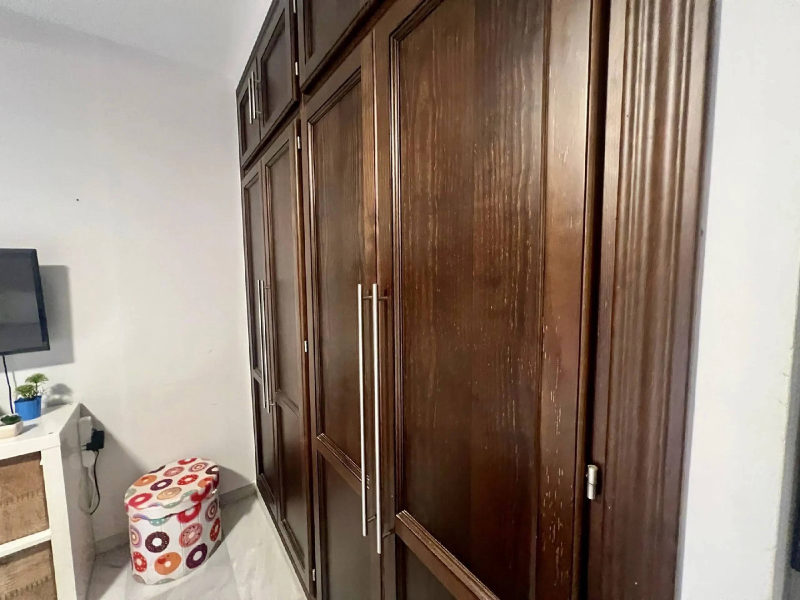Apartment - Middle Floor Apartment в продаже в Estepona, Málaga. В доме 3 спален и 2 ванных комнат. Площадь дома 98 м²