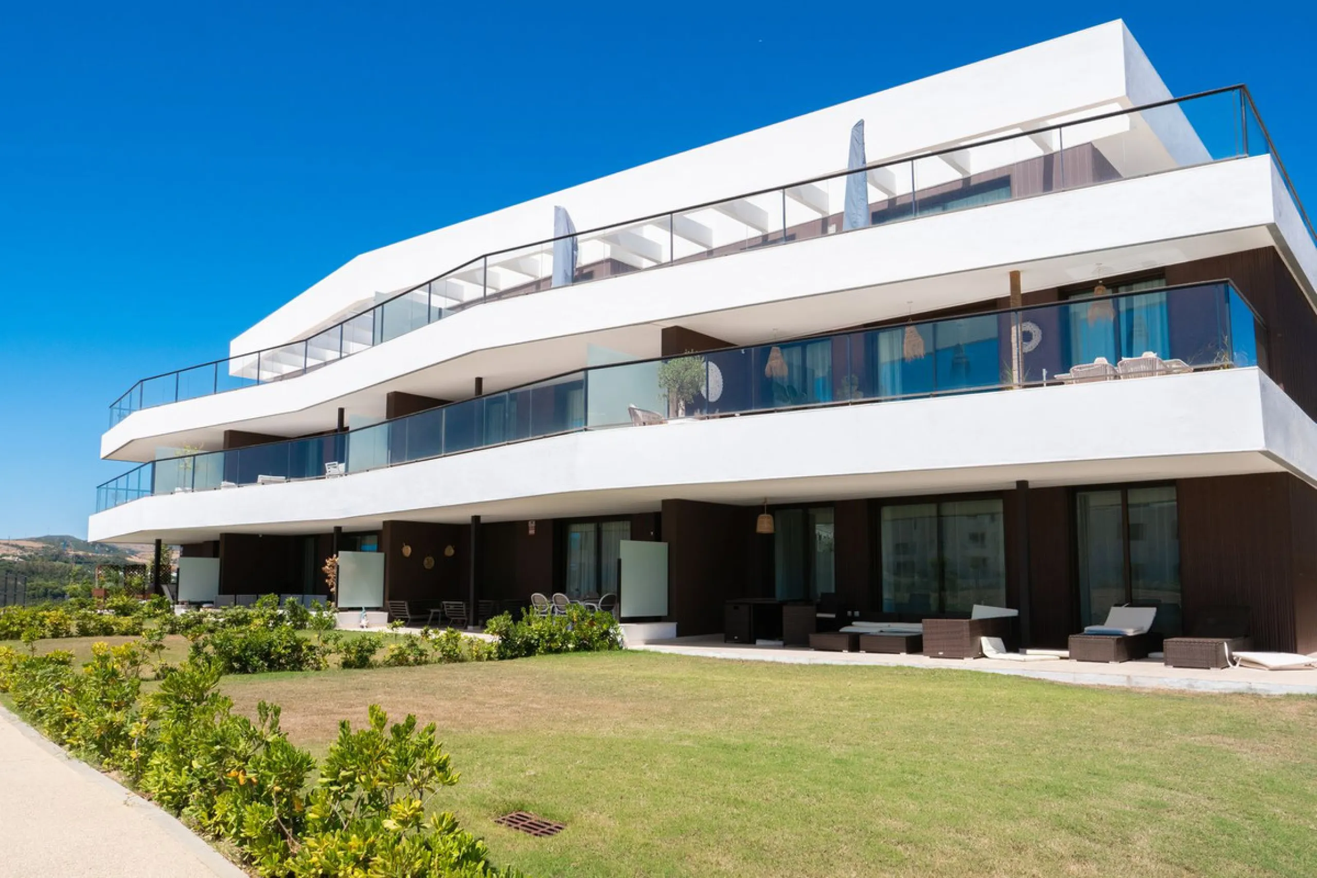 Apartment - Middle Floor Apartment в продаже в Casares, Málaga. В доме 2 спален и 2 ванных комнат. Площадь дома 100 м²