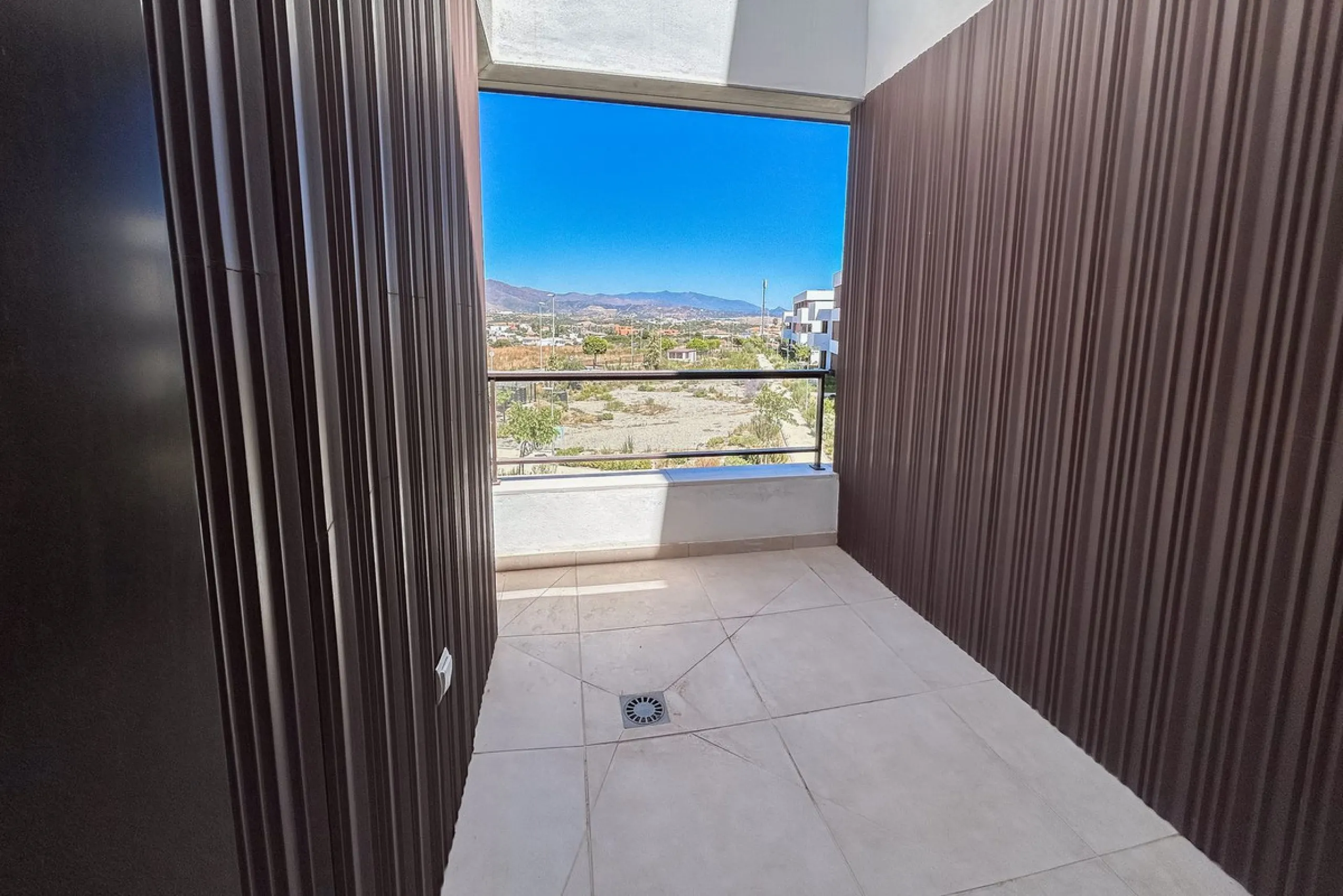 Apartment - Middle Floor Apartment в продаже в Casares, Málaga. В доме 2 спален и 2 ванных комнат. Площадь дома 100 м²