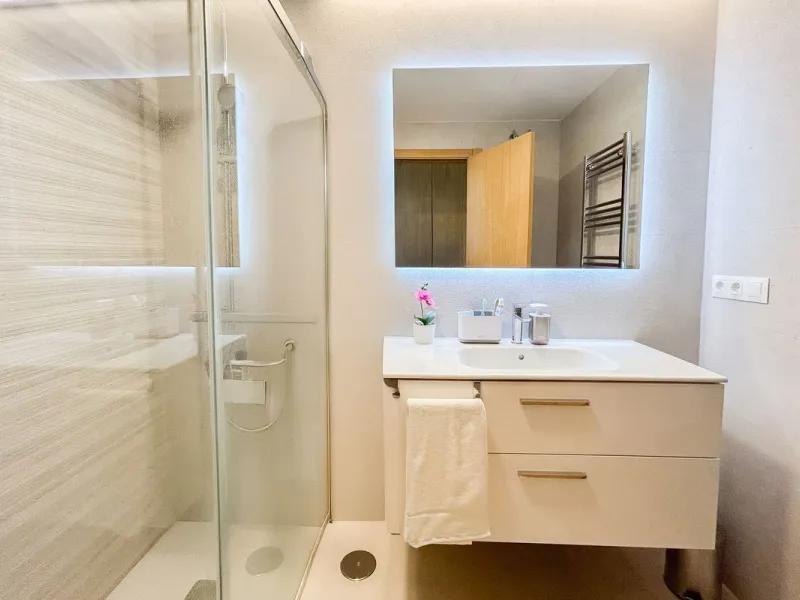Apartment - Middle Floor Apartment в продаже в Casares, Málaga. В доме 2 спален и 2 ванных комнат. Площадь дома 100 м²