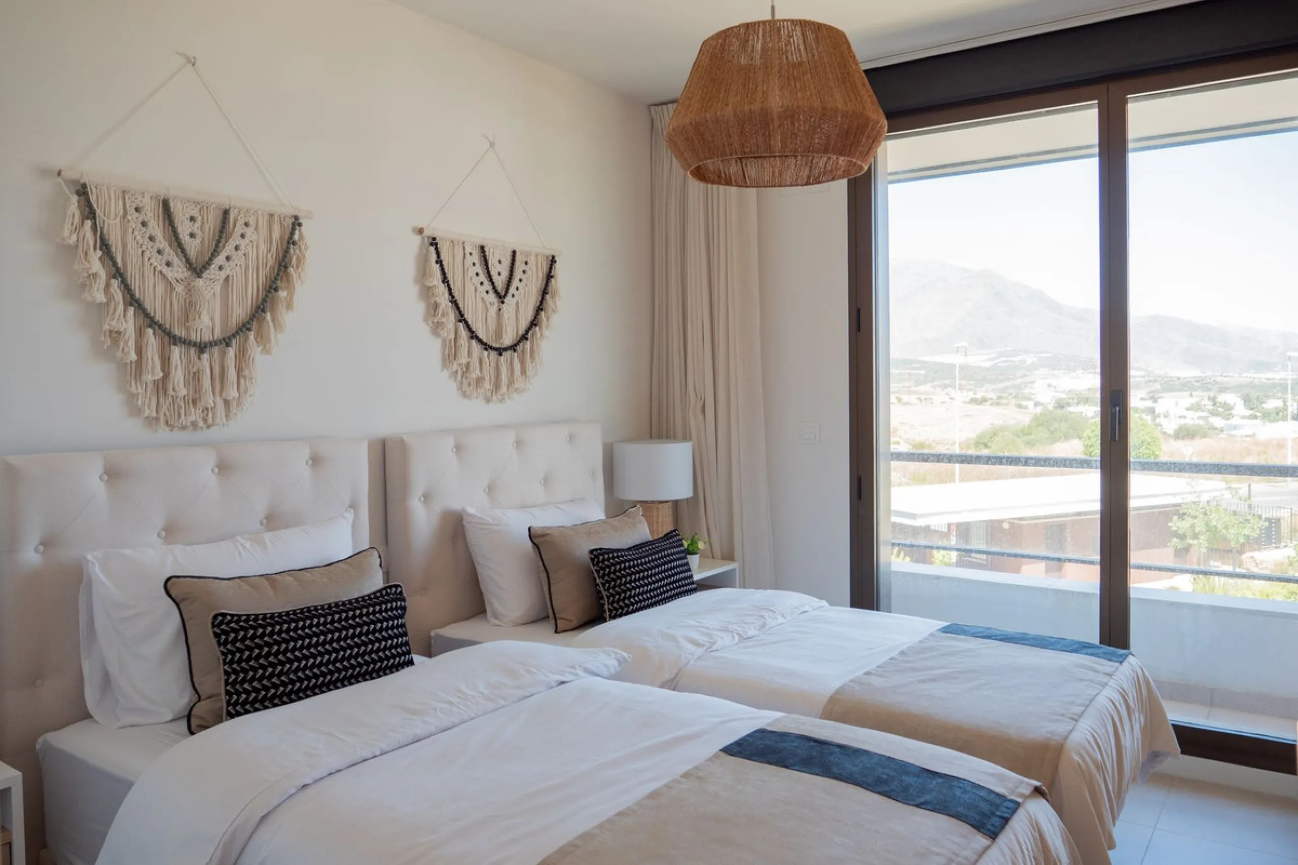 Apartment - Middle Floor Apartment в продаже в Casares, Málaga. В доме 2 спален и 2 ванных комнат. Площадь дома 100 м²