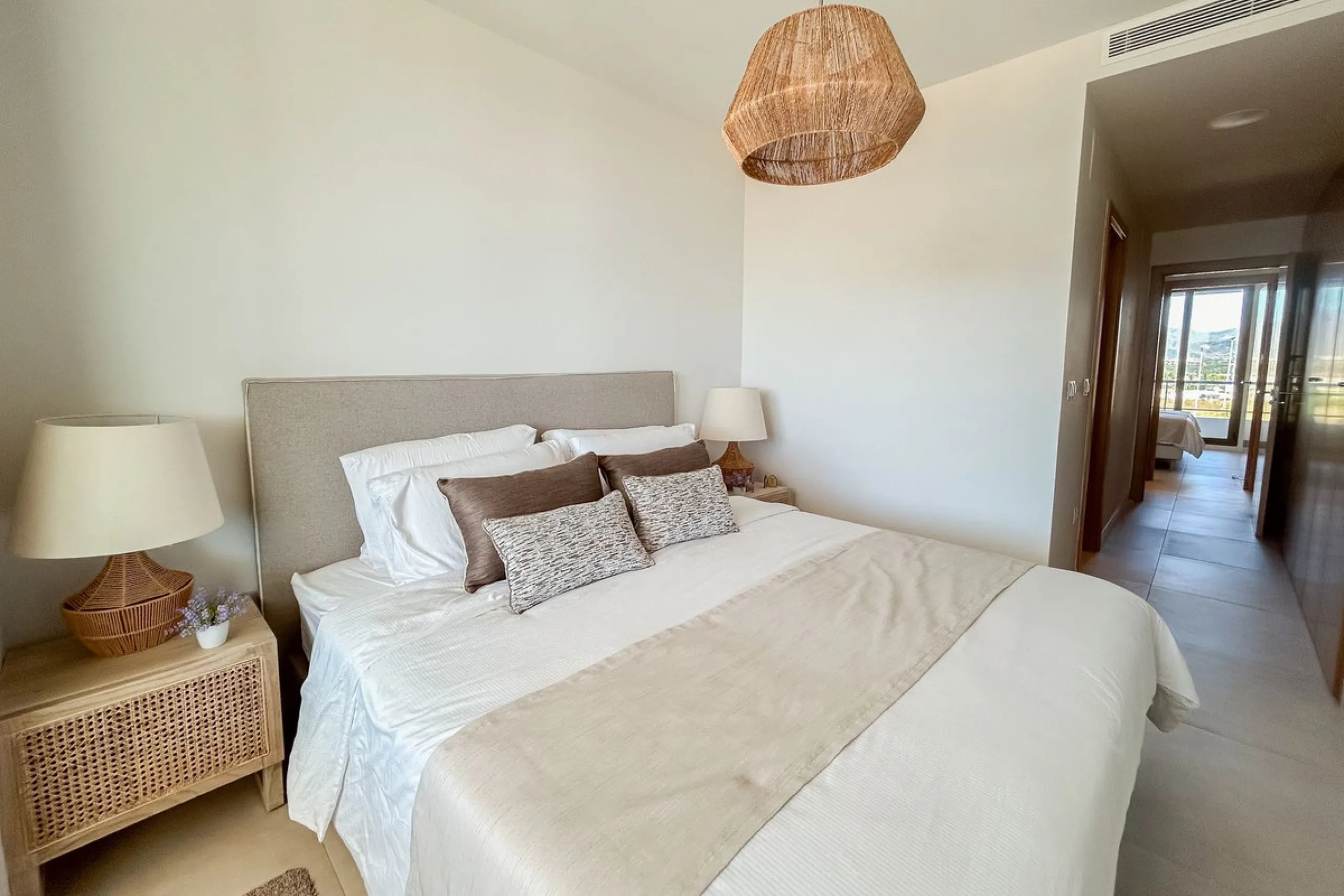 Apartment - Middle Floor Apartment в продаже в Casares, Málaga. В доме 2 спален и 2 ванных комнат. Площадь дома 100 м²