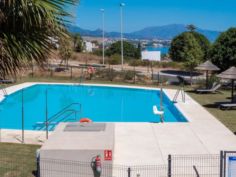 Apartment - Middle Floor Apartment в продаже в Casares, Málaga. В доме 2 спален и 2 ванных комнат. Площадь дома 100 м²