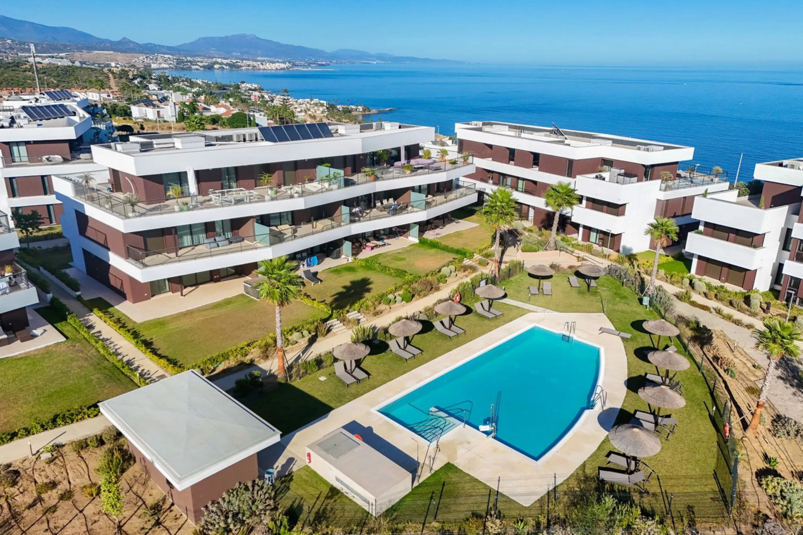 Apartment - Middle Floor Apartment в продаже в Casares, Málaga. В доме 2 спален и 2 ванных комнат. Площадь дома 100 м²