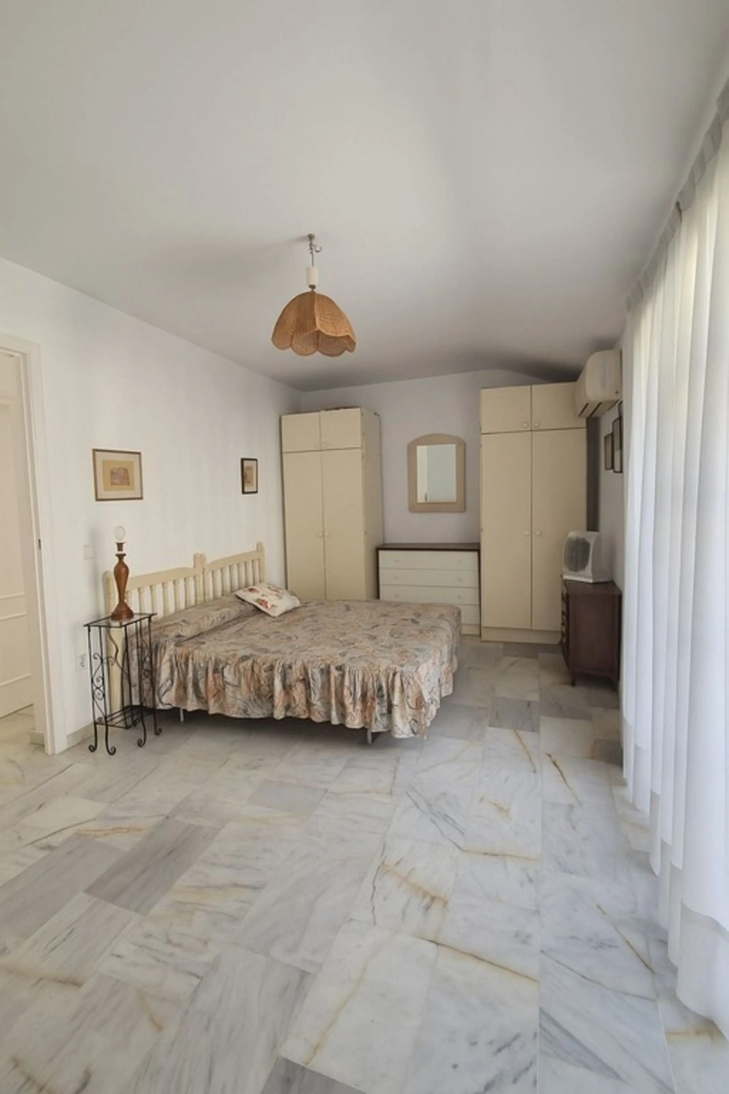 Your Dream Space with Potential in Los Boliches