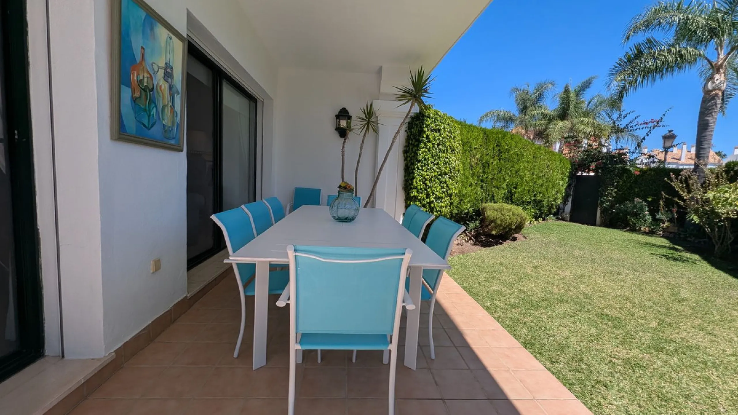 House - Semi-Detached House в продаже в Marbella, Málaga. В доме 4 спален и 5 ванных комнат. Площадь дома 420 м². Площадь участка 395 м²