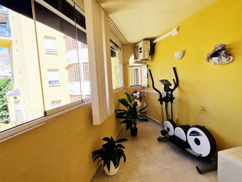 Apartment - Middle Floor Apartment в продаже в Benalmadena, Málaga. В доме 2 спален и 1 ванных комнат. Площадь дома 77 м²