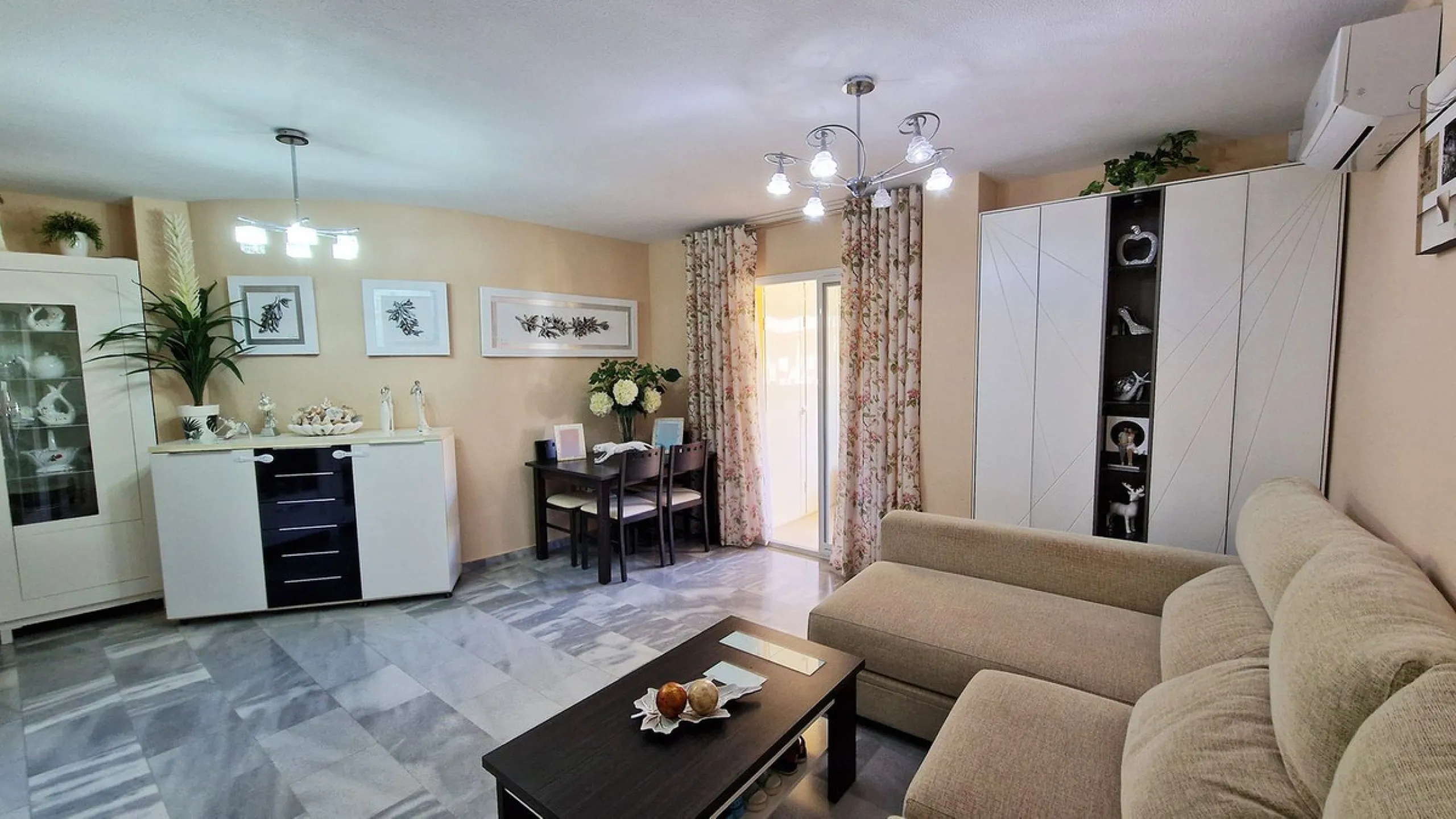 Apartment - Middle Floor Apartment в продаже в Benalmadena, Málaga. В доме 2 спален и 1 ванных комнат. Площадь дома 77 м²